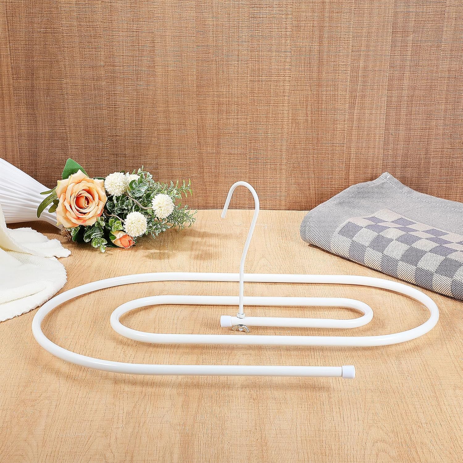 White Oval Spiral Quilt Drying Rack Heavy Duty Wall-Mounted Laundry Hanger Space-Saving Clothes Rack for Home Balcony Bedding and Blanket Drying