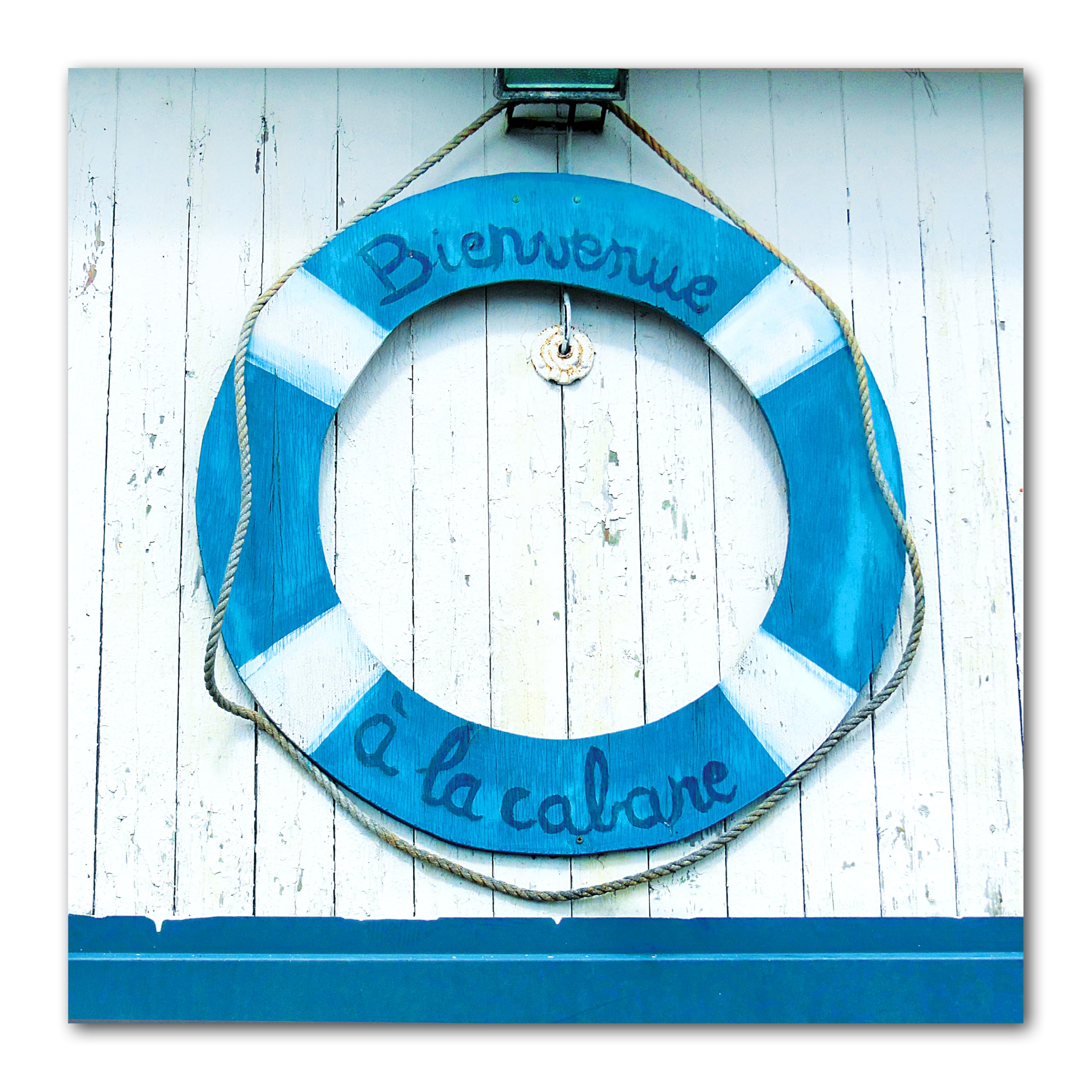 Glücksvilla - Bienvenue - (Leinwand-Bild 2 cm, 100 x 100 cm) | div. Maße - aus DE - Kunstdruck XXL Deko Wandbild Quadrat - Rettungsring Frankreich Fischer-Hütte maritim