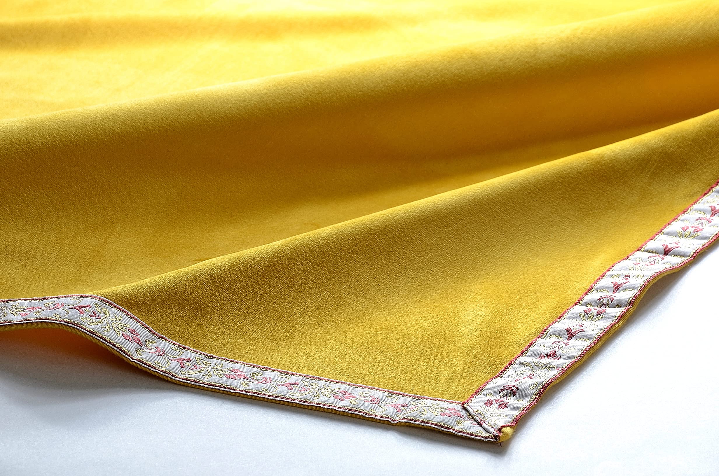 Kuai タロットクロス 68×68cm 2点セット 3点セット ベルベット ポーチ付 タロット カード 占い 鑑定 厚手 テーブルクロス 高級 手品 マジック (オフホワイト， 3点セット ポーチ大、小付)