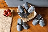 BeComfy Kapcie damskie filcowe z haftem kwiaty pantofle domowe klapki lekkie filc szary 36-41 EU