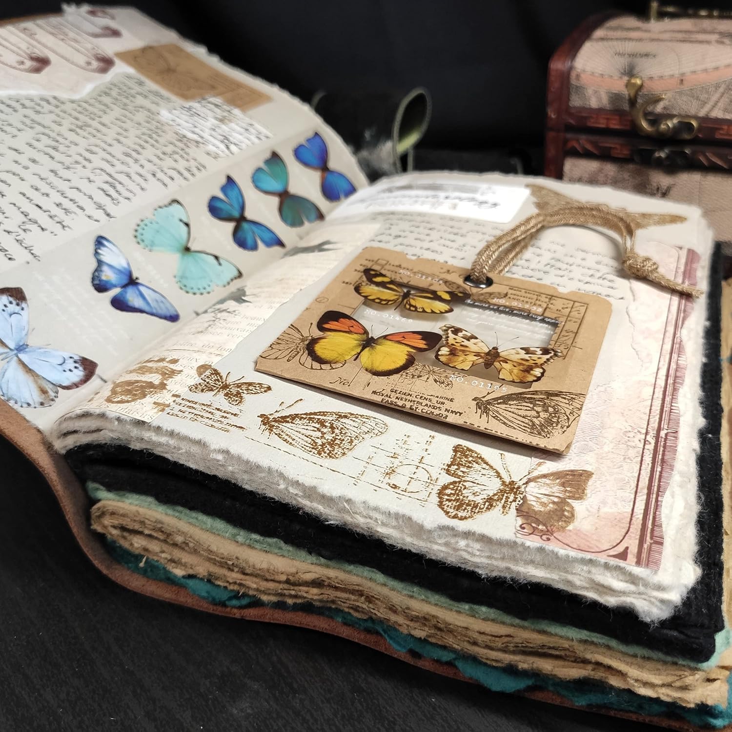Vintage Leather Journal for Women & Men, Leather Bound Junk Journal Scrapbook, 240 Pages Colored Deckle Edge Paper, Rustic Travel Journal, Antique Old Fantasy Notebook (Rustic Brown, 7"x5")