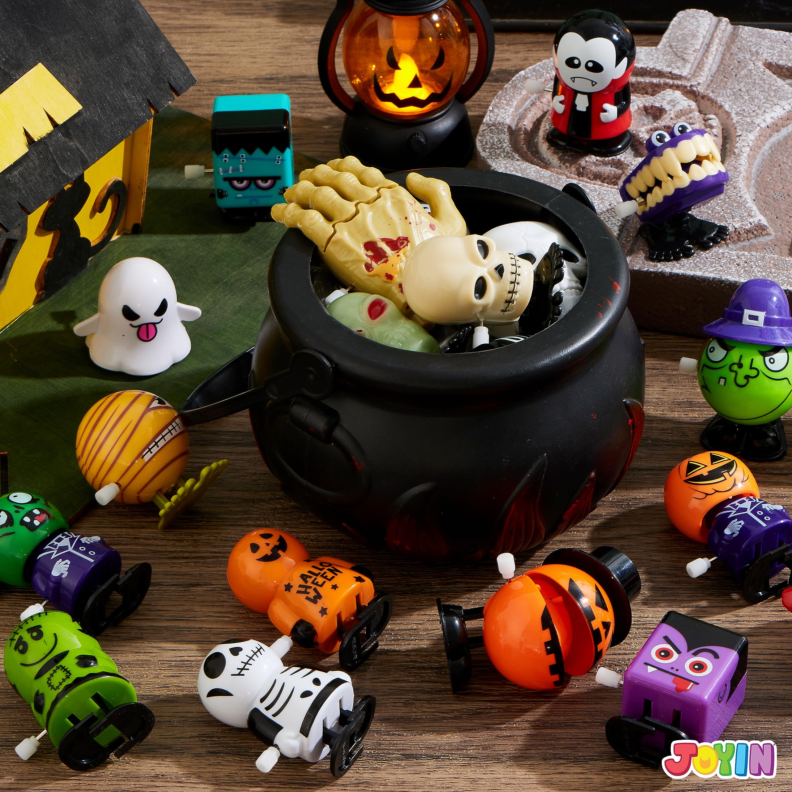 JOYIN Paquete de 24 Pcs Surtidos de Juguetes de Cuerda de Halloween para Relleno de Bolsas