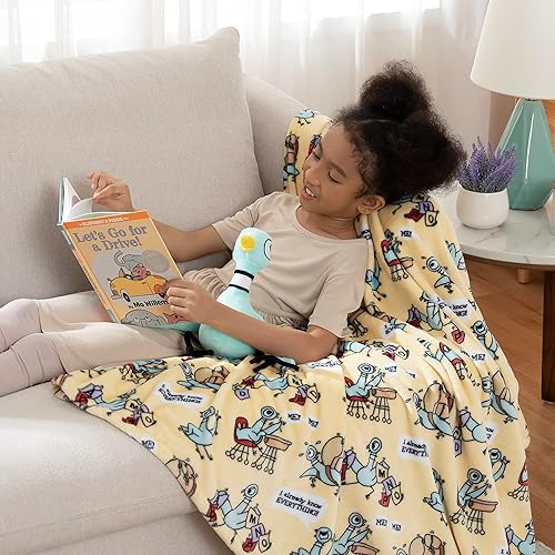 Miniatura 4 de Berkshire Blanket & Mo Willems VelvetLoft Manta de lujo, suave y acogedora para niños, regalos para niños, color amarillo de la escuela de palomas,