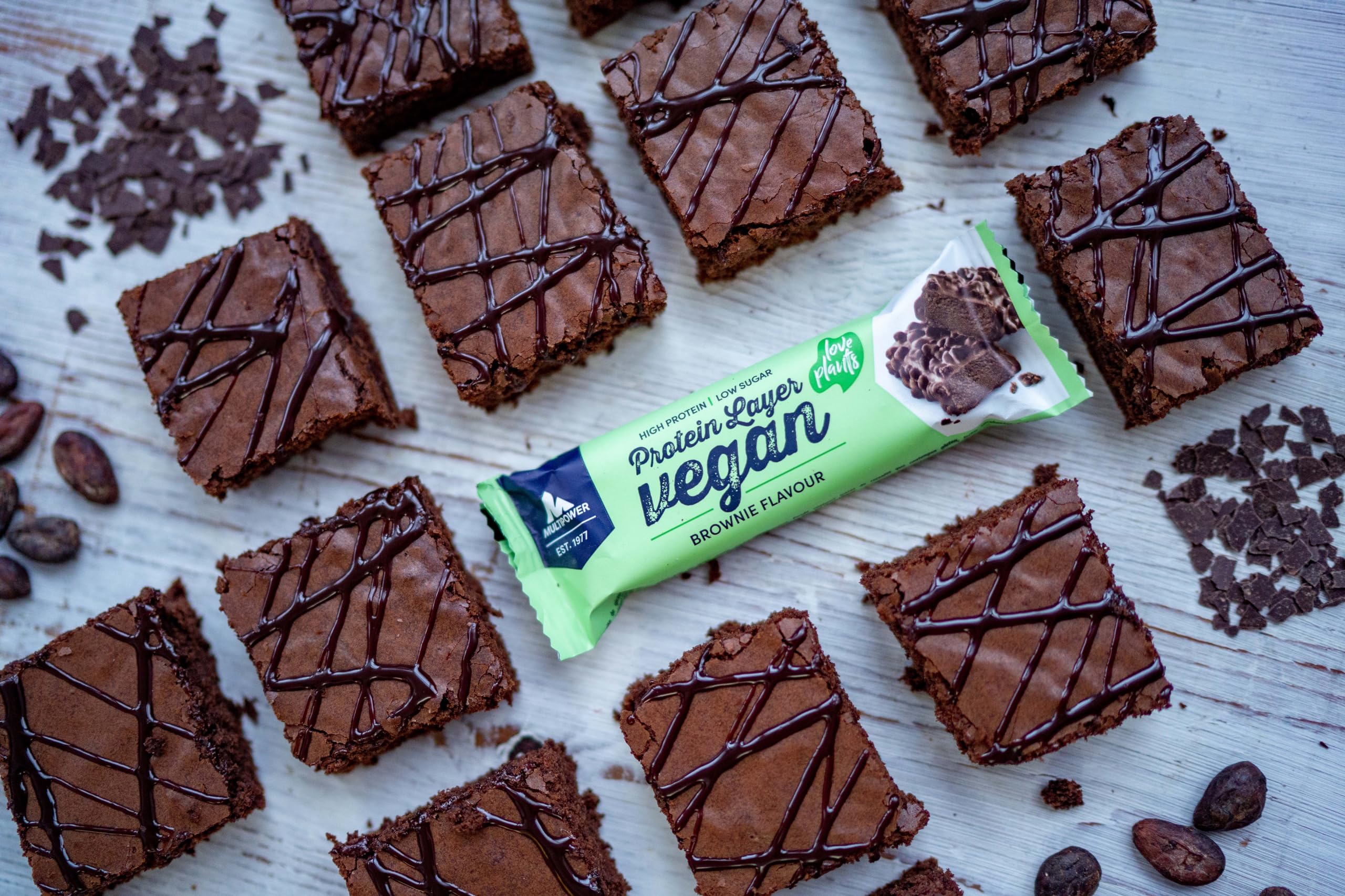 Multipower Vegan Protein Layer Brownie Bar Energieriegel mit 24 Prozent Protein – Fitnessriegel 15 x 55 g – Veganer Proteinriegel aus 3 pflanzlichen Proteinquellen mit Brownie Geschmack