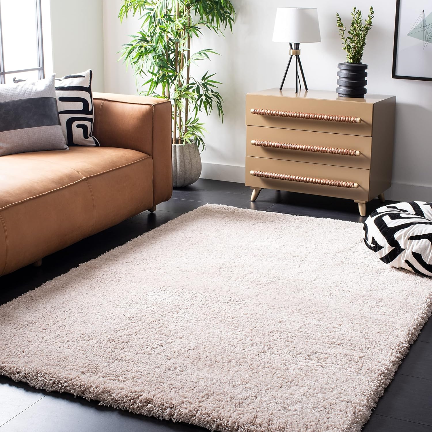 SAFAVIEH Colorado Shag Collection Area Rug - 5'1" x 7'6", Champagne, Solid Design, Non-Shedding & Easy Care, 2-inch Thick Ideal for High Traffic Areas in Living Room, Bedroom (CSG785C)