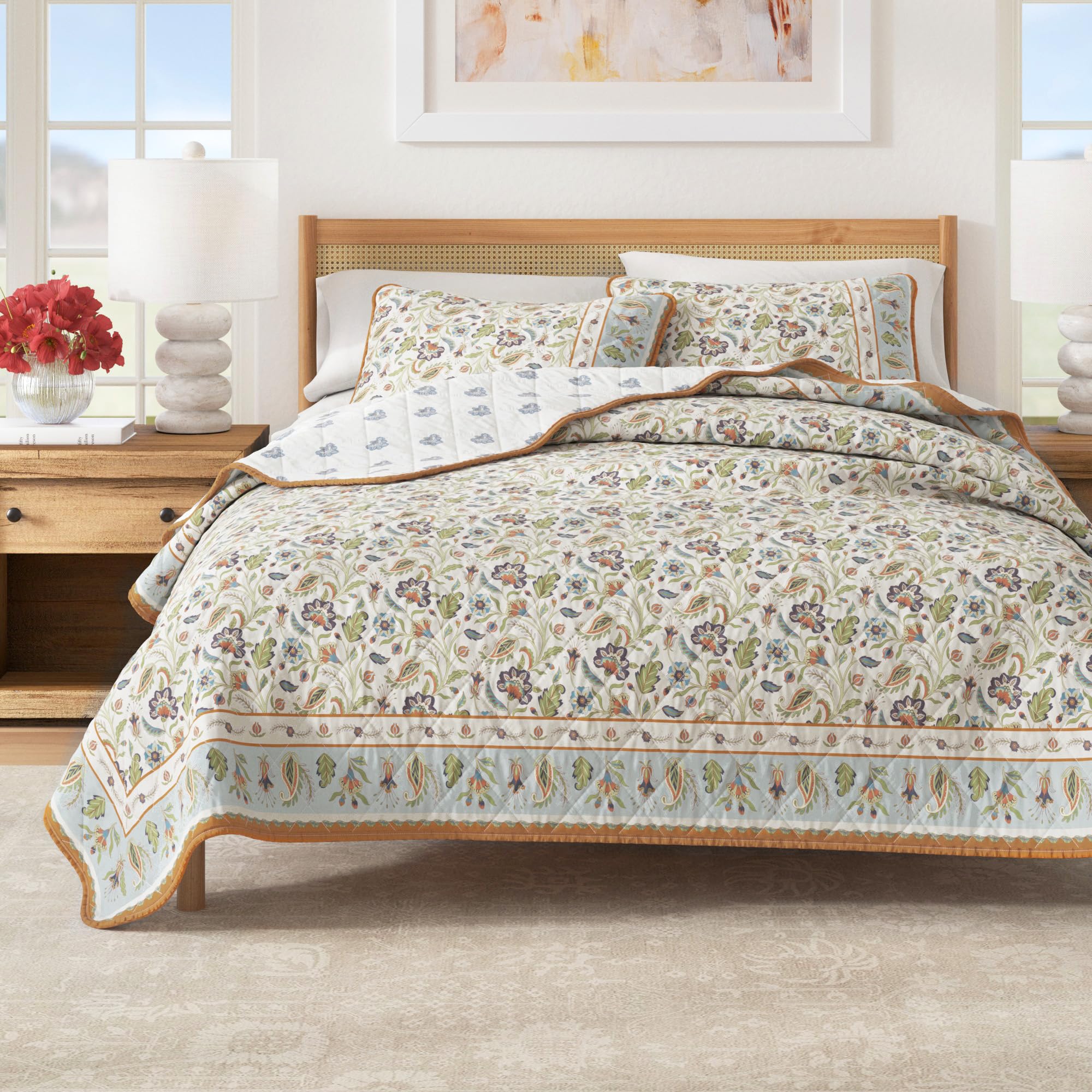 Great Bay Home Twin/Twin XL 100% Cotton Quilt Set with Shams - Boho Ivory Floral Prints - Lightweight, Breathable, All-Season Bedding - 2-Piece Twin Bed Set (Regal Garden - Ivory)