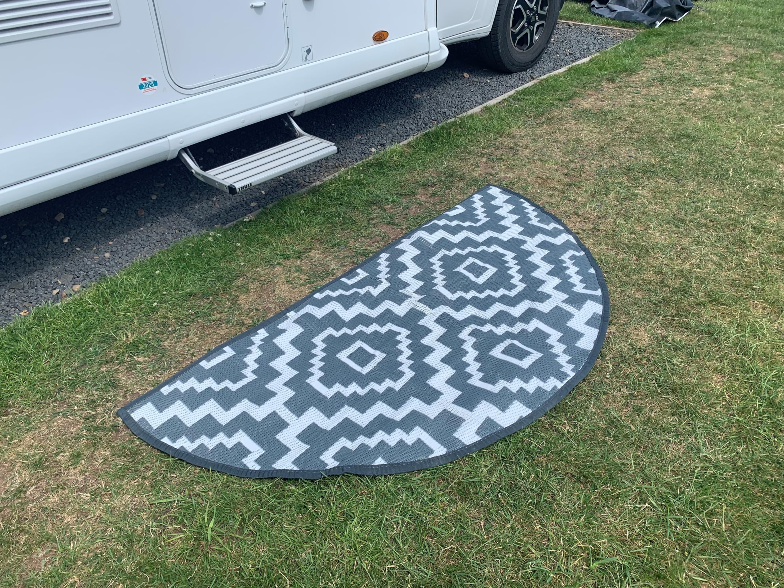 Maypole Tapis de Sol aztèque Demi-Cercle de 1,8 m, Tapis d'entrée pour Caravane, Camping-Car, Maison