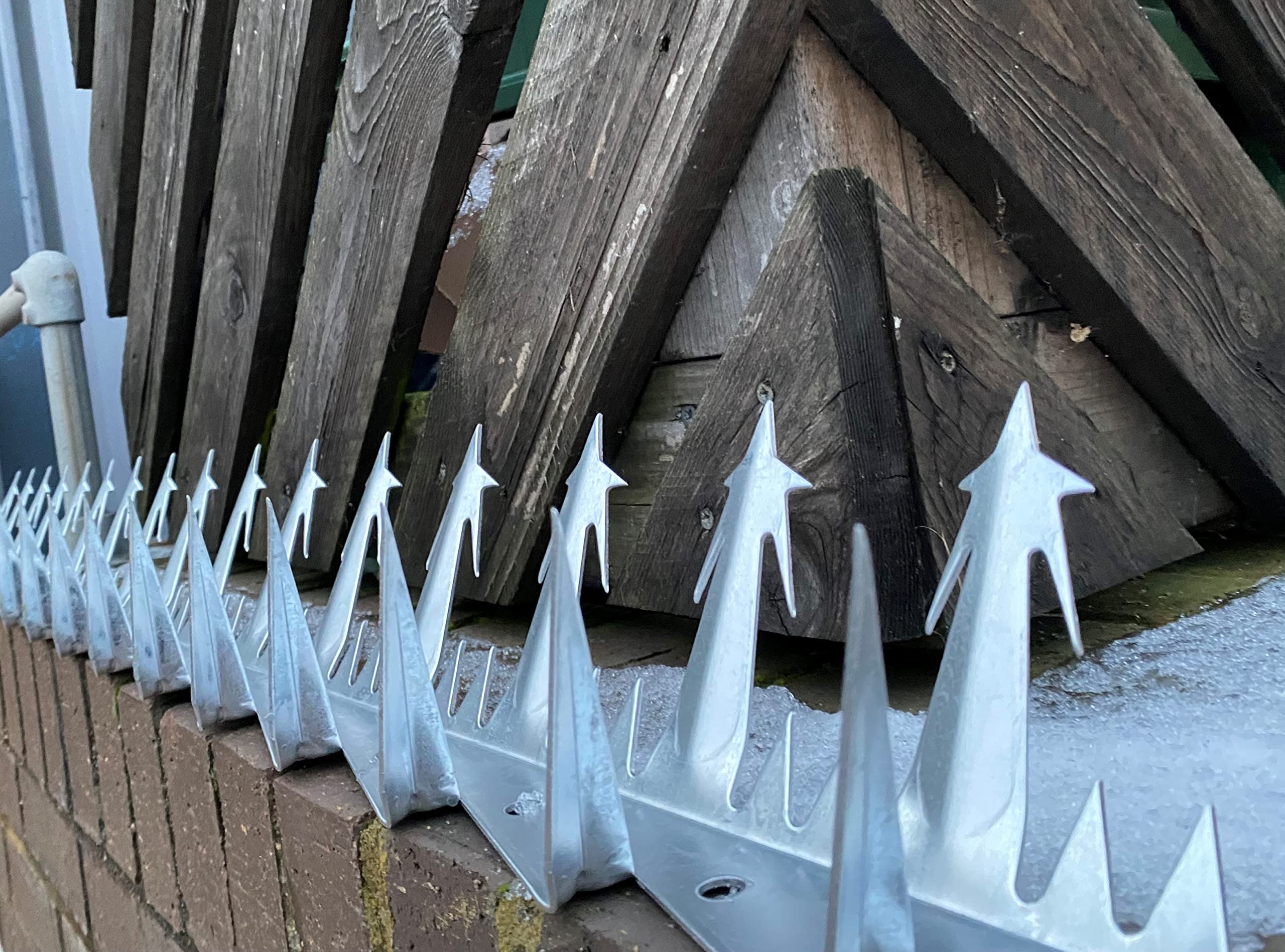 Razor Point - Anti-Climb Wall Spikes - Galvanised Finish (1.2Mtr)