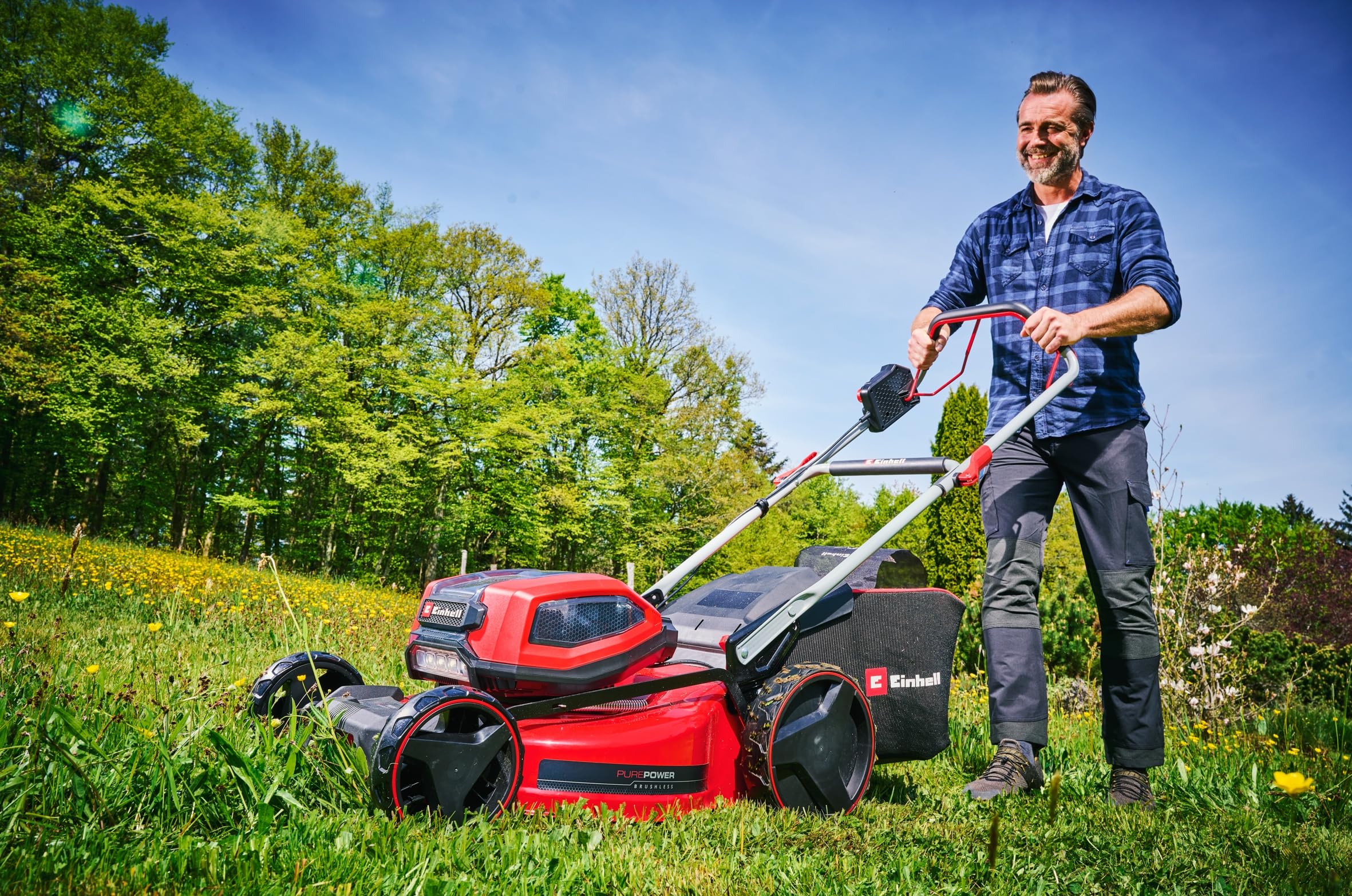 Einhell Kit cortacésped con batería GP-CM 36/52 S Li BL Power X-Change (36V, 52cm de Ancho de Corte, hasta 1200m2, sin escobillas, Cesta 65L, accionamiento de Ruedas, Incl. 4X5,2Ah + 2 Twincharger)