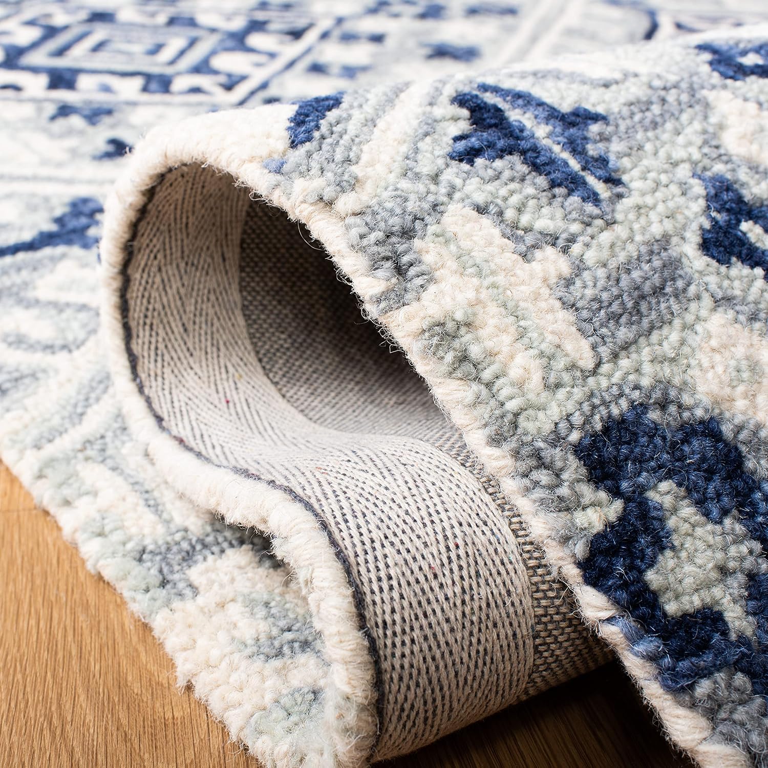 SAFAVIEH Aspen Collection Runner Rug - 2'3" x 7', Grey & Navy, Handmade Boho Wool, Ideal for High Traffic Areas in Living Room, Bedroom (APN826F)