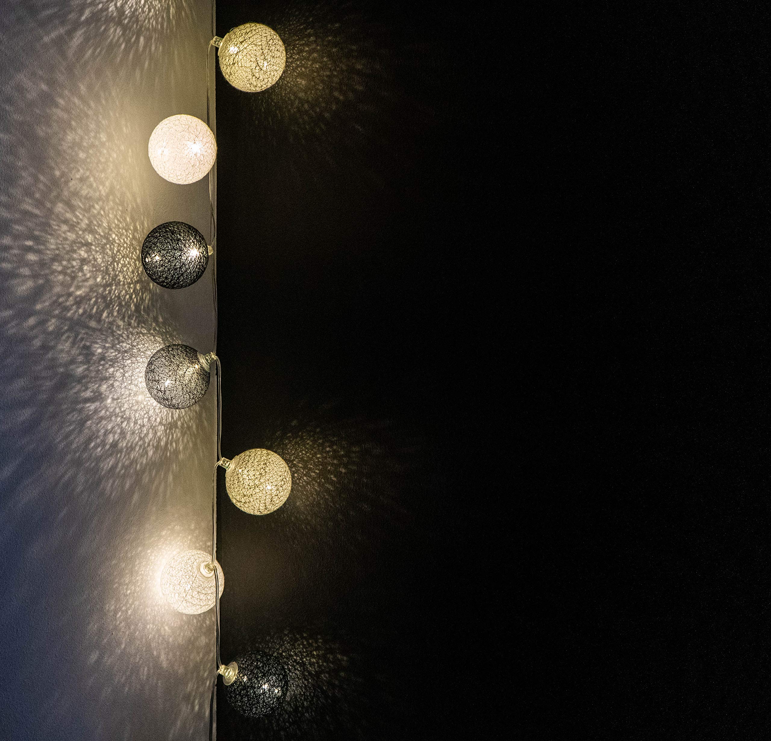 GuirLED - Guirlande lumineuse boules coton LED USB - Commande Vocale - Alexa & Google Assistant - Programmable à l'infini - Adaptateur secteur 2xUSB inclus - 24 boules 2.4 - Arlequin GuirLED - Guirlande lumineuse boules coton LED USB - Commande Vocale - Alexa & Google Assistant - Programmable à l'infini - Adaptateur secteur 2xUSB inclus - 24 boules 2.4 - Arlequin
