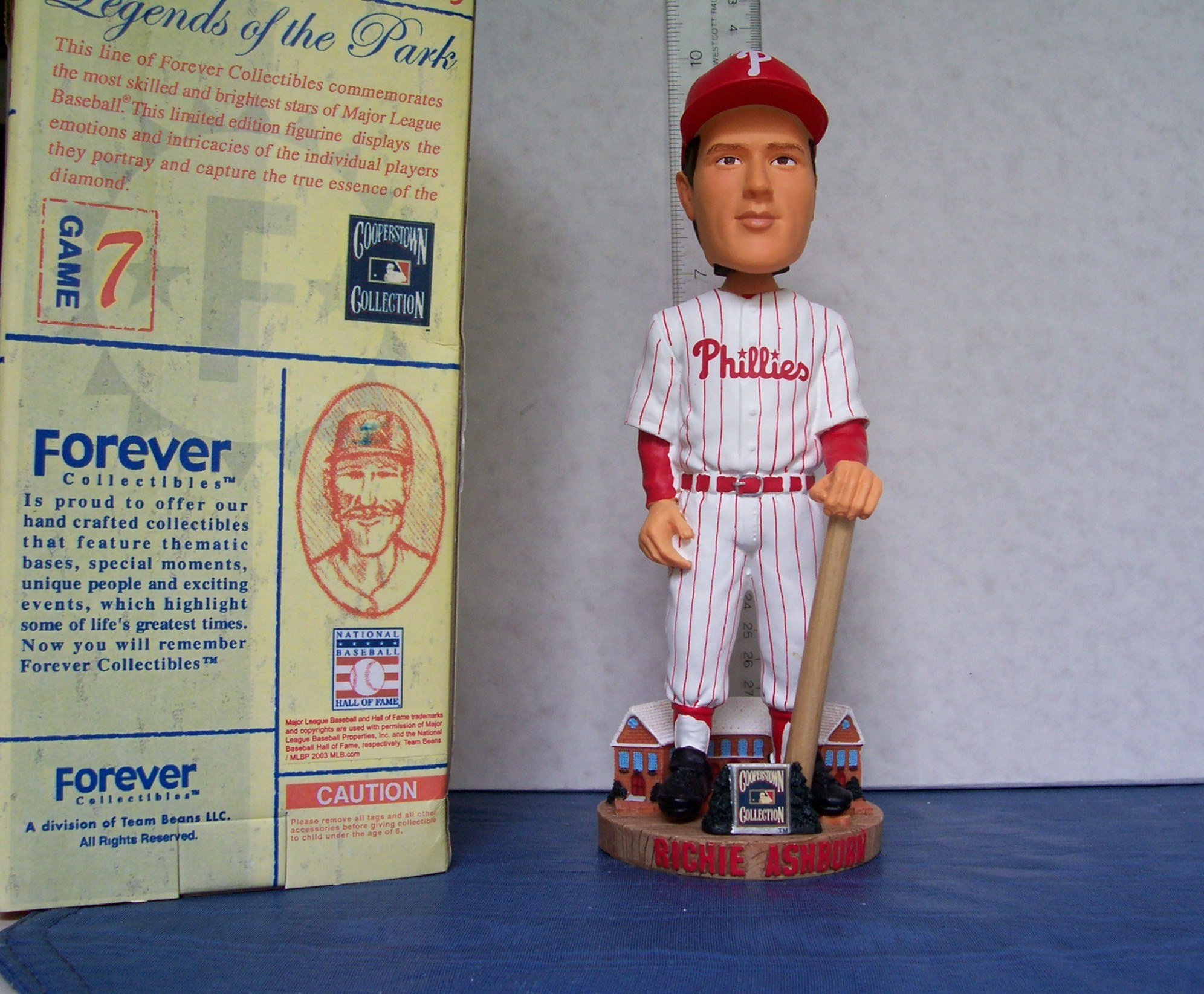 2003 RICHIE ASHBURN COOPERSTOWN COLLECTION BOBBLEHEAD PHILLIES MINT