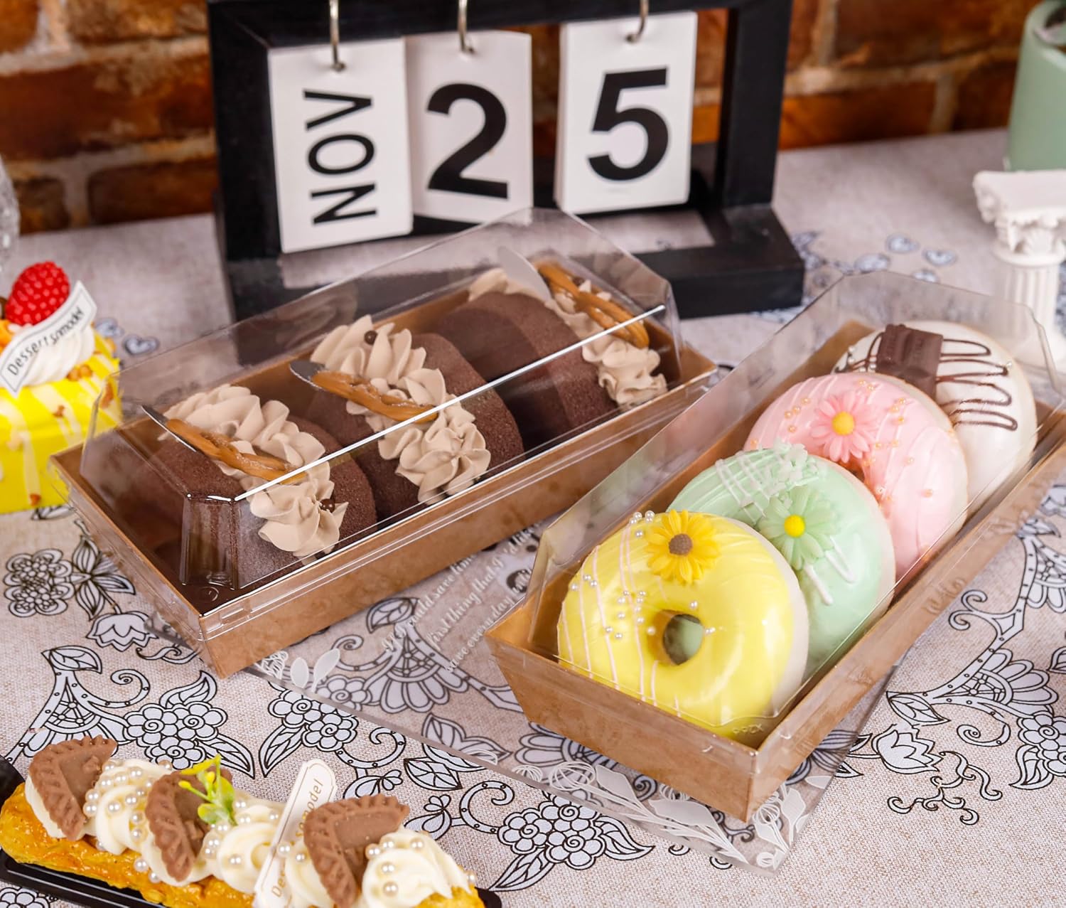 NPLUX Charcuterie Boxes with Clear Lids Mini Dessert Bakery Boxes Disposable To Go Food Containers for Cookie Cake Slice Sushi Strawberry 7.48x3.35x2.5INCH(100 Pack, Brown)