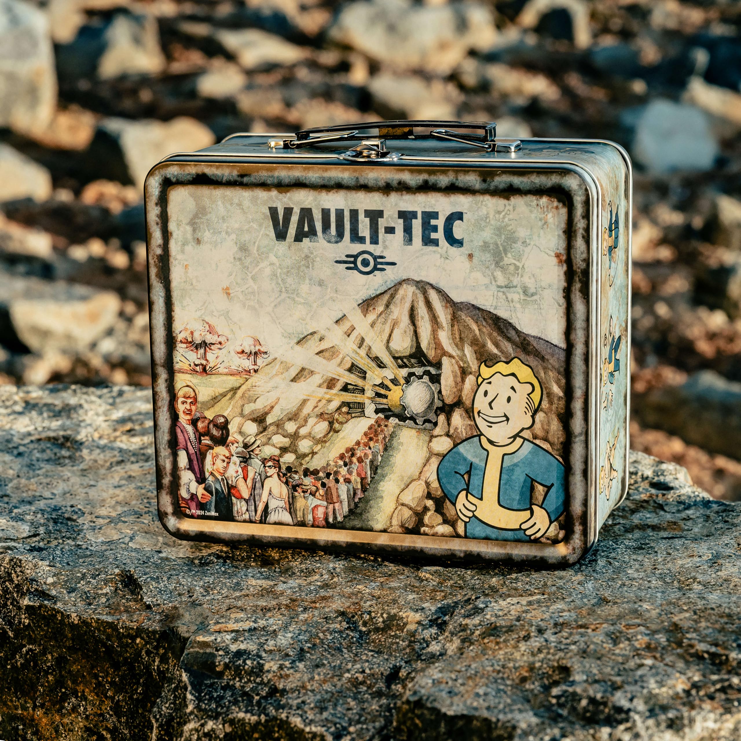 Fallout Weathered Vault-Tec Lunch Box and Canteen : Amazon.nl: PC