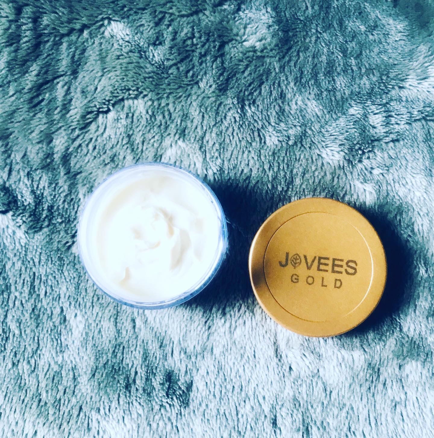 JOVEES HERBALS 24K GOLD ULTRA RADIANCE MOISTURISER 50GM Amazon.in Beauty