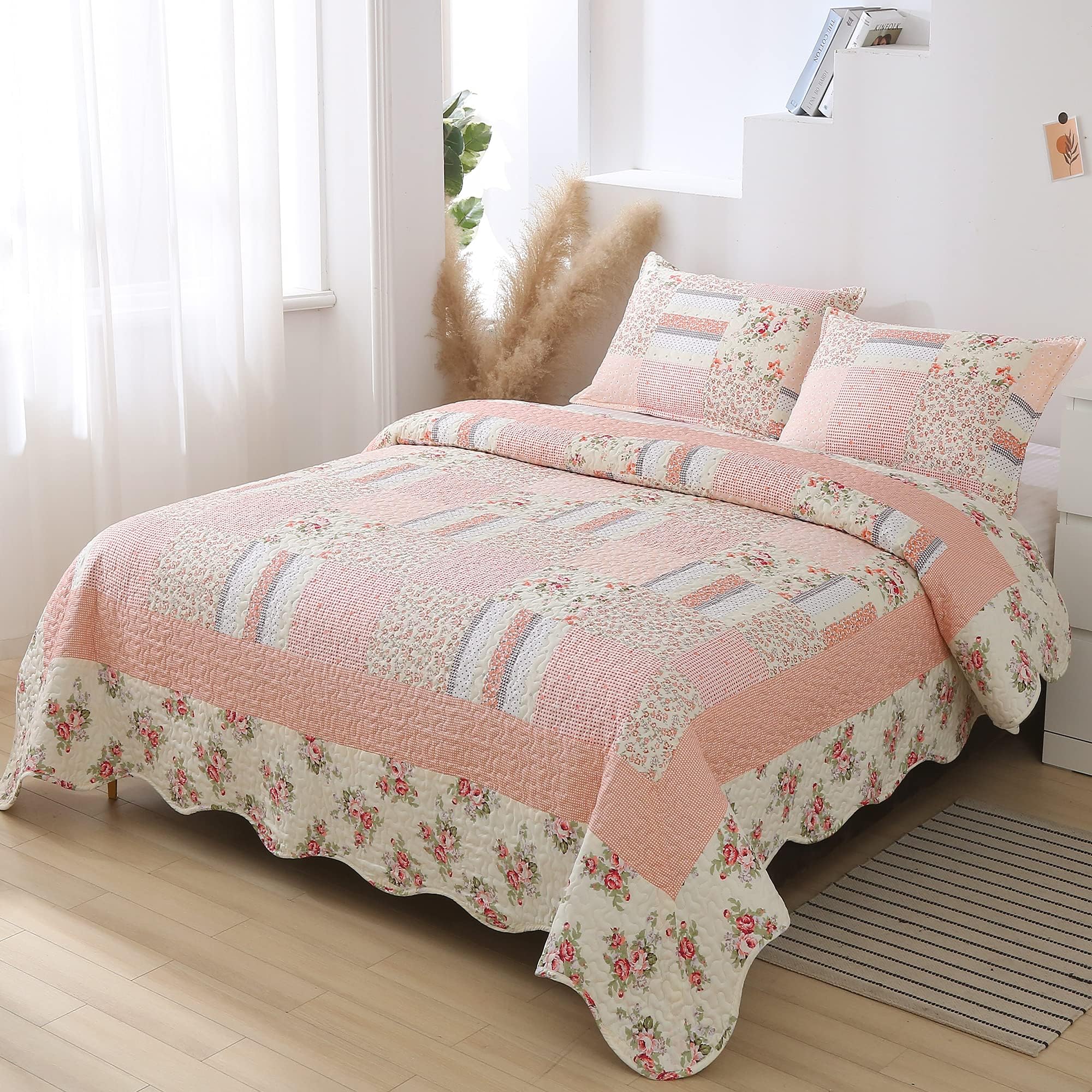 Patchwork Quilt Set Double Size 220 x 240 cm Floral Quilted Bedspread Coverlet Set 3-Piece Pink Summer Lightweight Reversible Comforter Stitched Bedding Set Bed Blanket Cover with Pillow Shams
