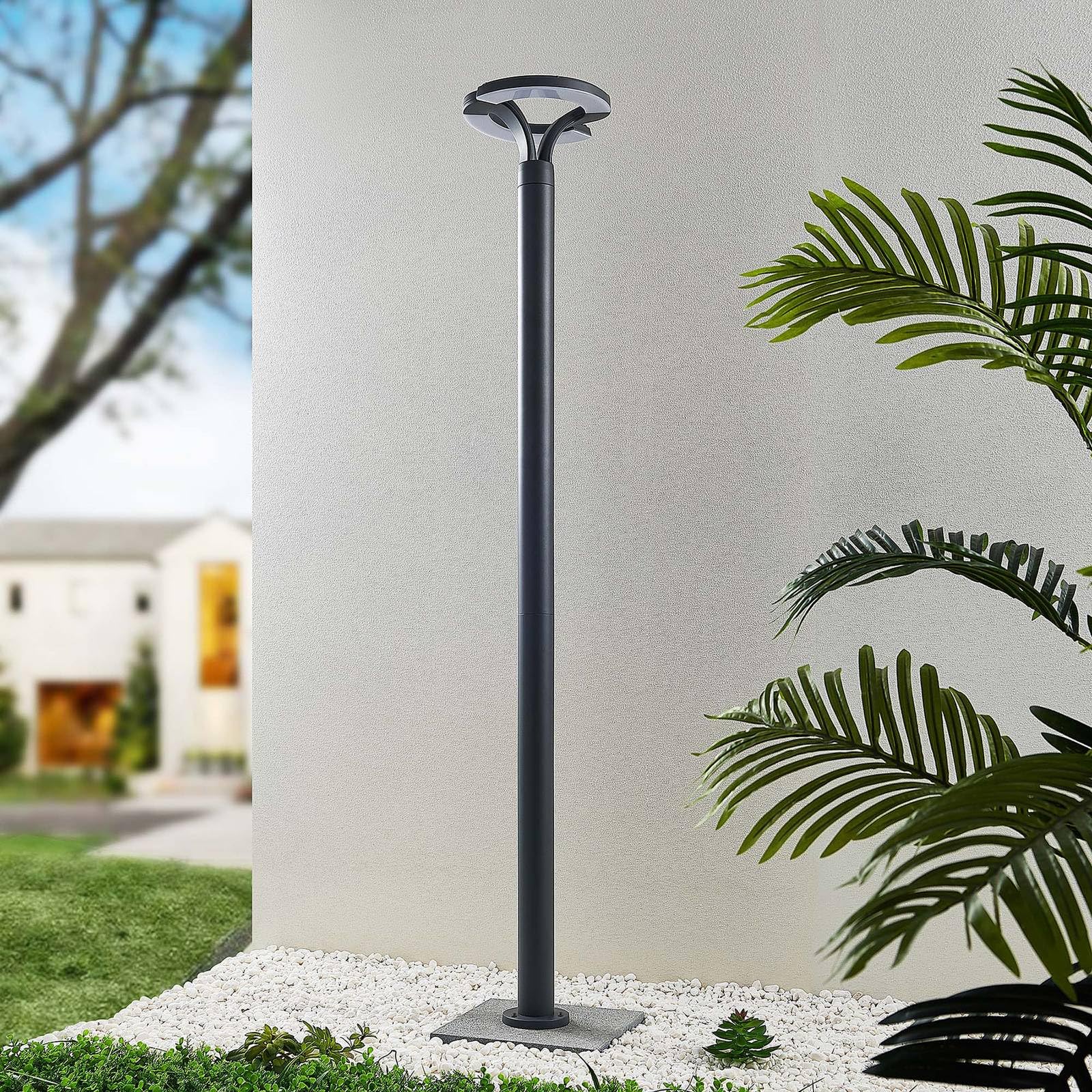 Lindby LED Lampadaire extérieur Keily (Moderne) en Noir Aluminium (à 2 lampes,), Candélabre luminaire d’extérieur