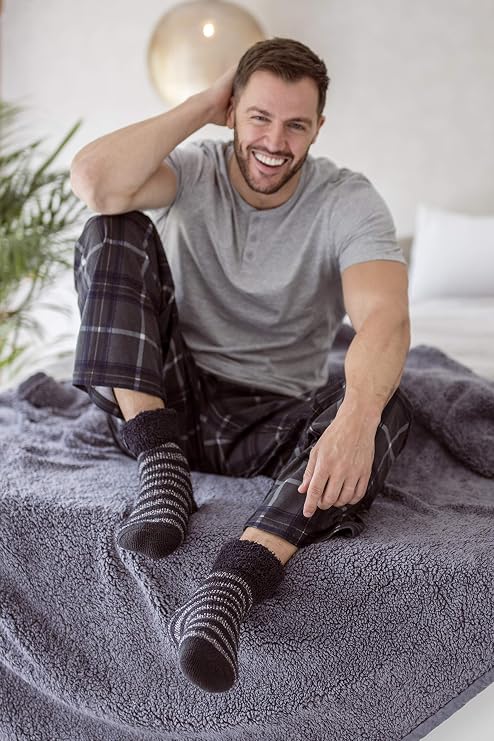 HEAT HOLDERS - Mens Turnover Warm Thermal Fleece Lined Bed Socks with Non Slip Rubber Grips
