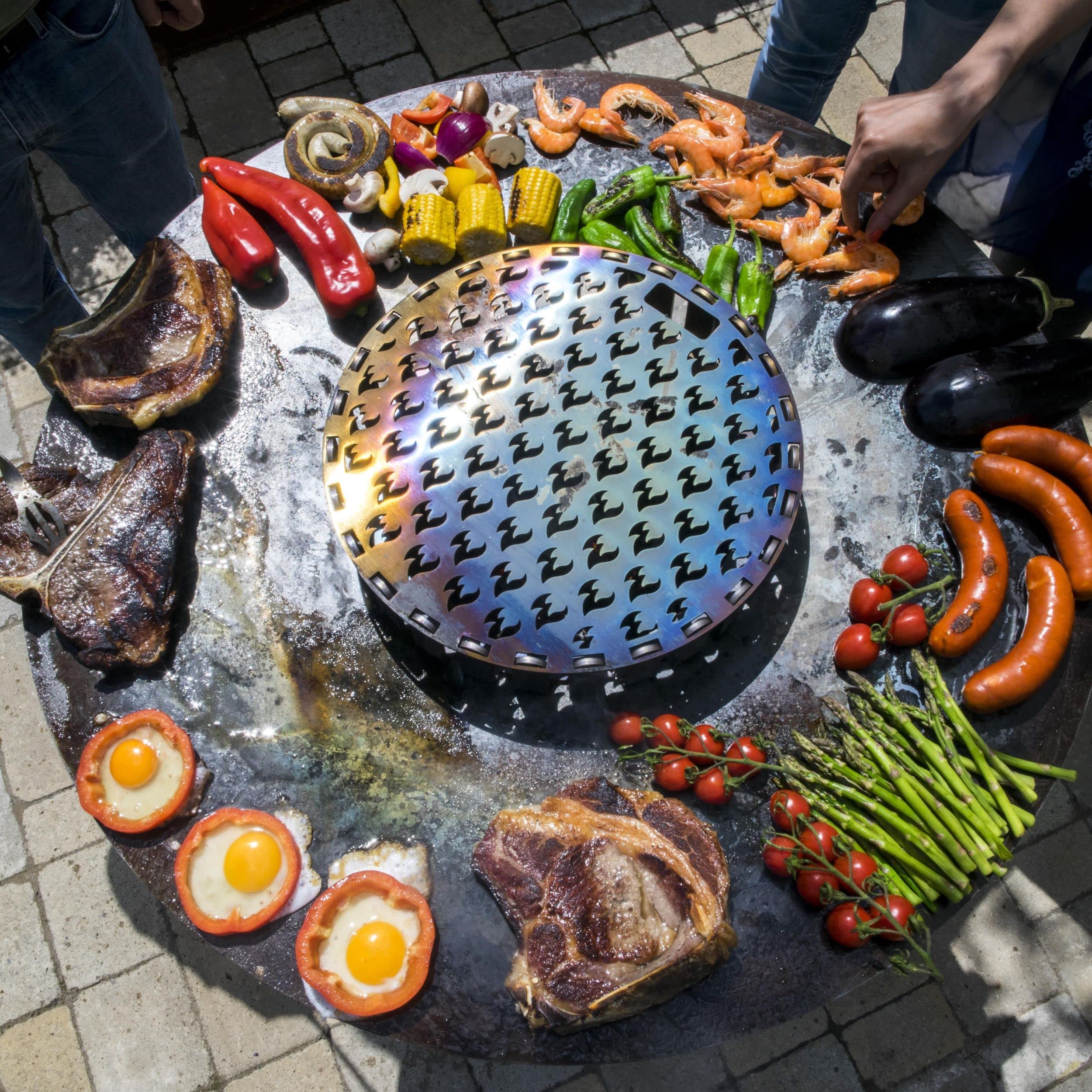 Wk³ad grillowy ze stali nierdzewnej do grilla z p³yt± ogniow± Grillrost.com z otworem 35 cm z oznaczeniem p³omienia