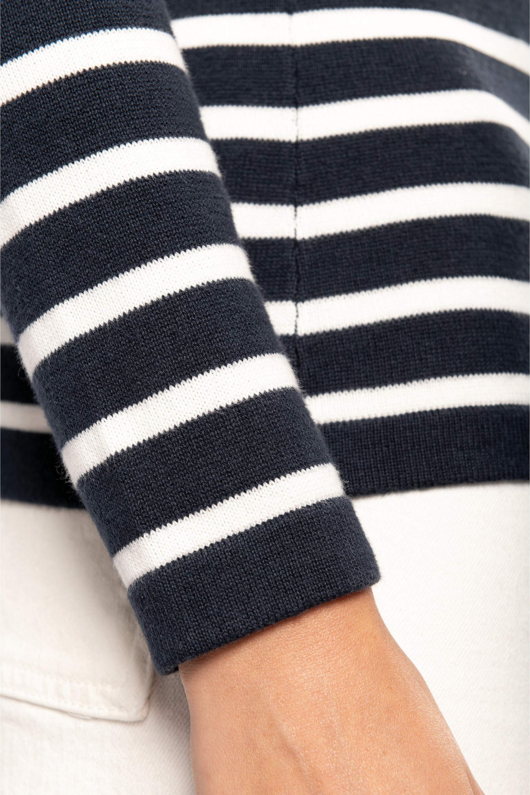 Pull Marin personnalisé avec Un prénom, Un Texte, Coupe Homme Style Mariniere en Coton, Maille tricotée, Coupe Moderne pour Un Look Chic et décontracté. du S au 3XL