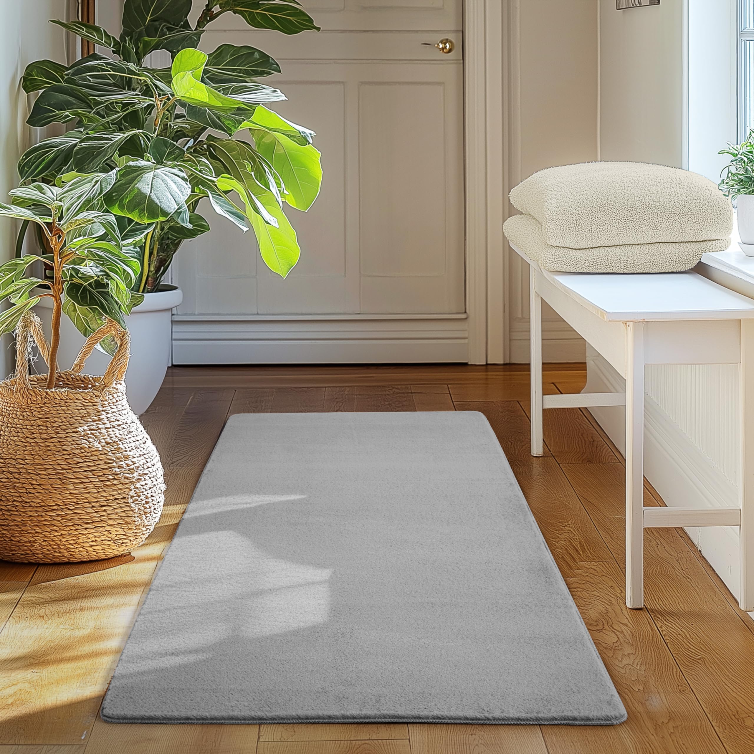 SIMPEX Läufer Teppich Silber 60x100 cm Waschbarer Kurzflor Teppich, rutschfest & weich, modernes einfarbiges Design für Schlafzimmer, Küche & Flur