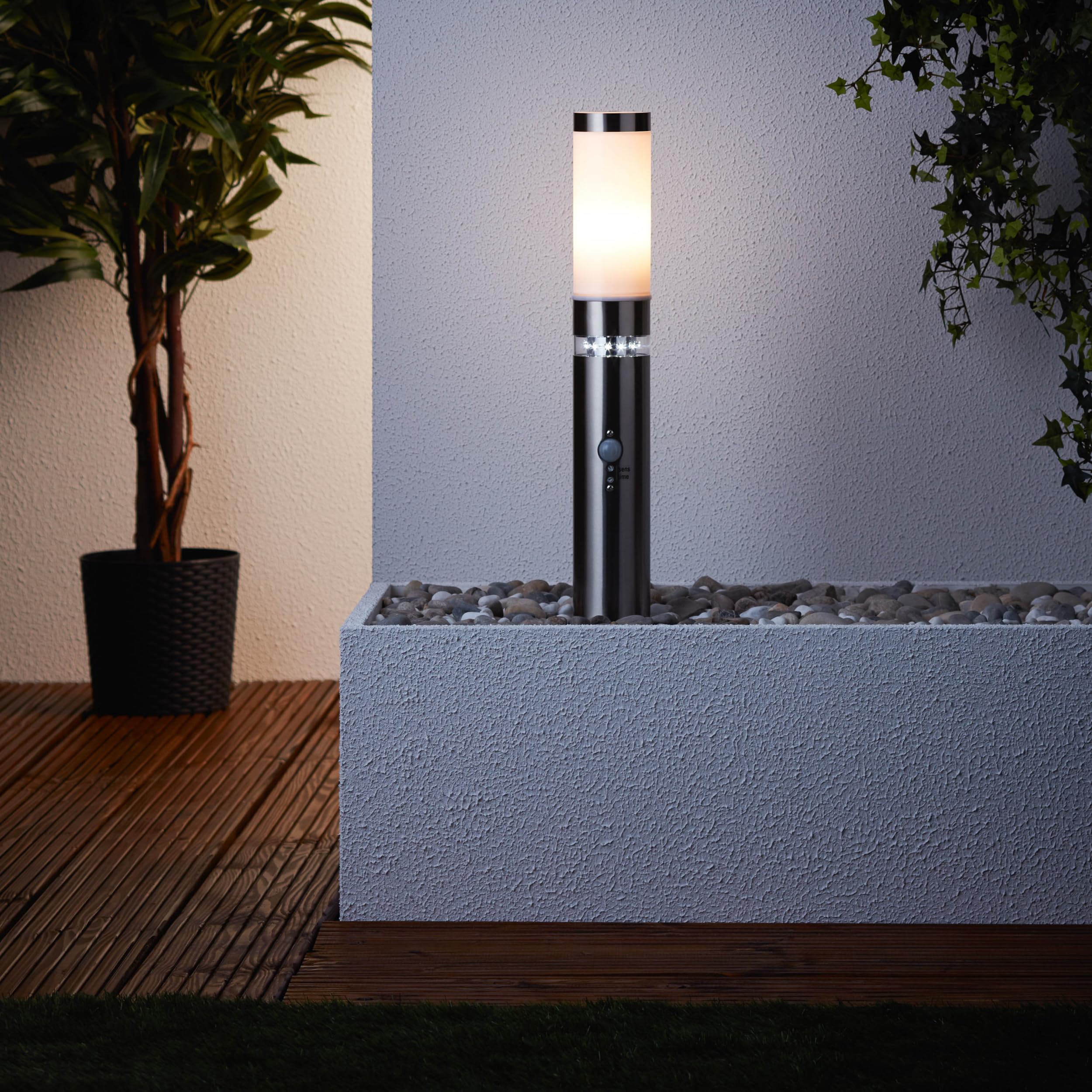Lightbox Pollerleuchte für den Außenbereich - Spritzwassergeschützte Sockelleuchte mit Dämmerungsschalter für LED-Kranz - Stehleuchte mit einstellbarem Bewegungsmelder - Metall/Kunststoff Edelstahl