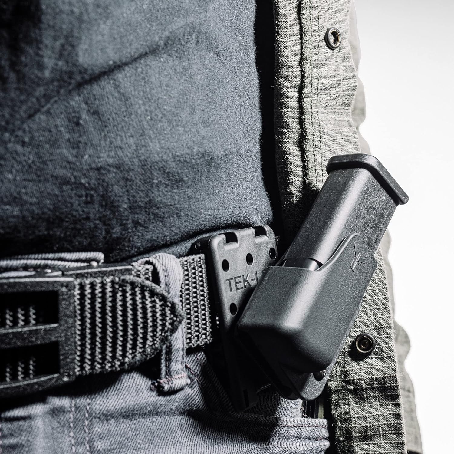 OWB Single Mag Pouch for 1911 Government, Commander, Sig P220 & More - USA Made - Signature Pro Single Magazine Carrier with Tek-Lok Belt Attachment Clip by Blade-Tech Holsters