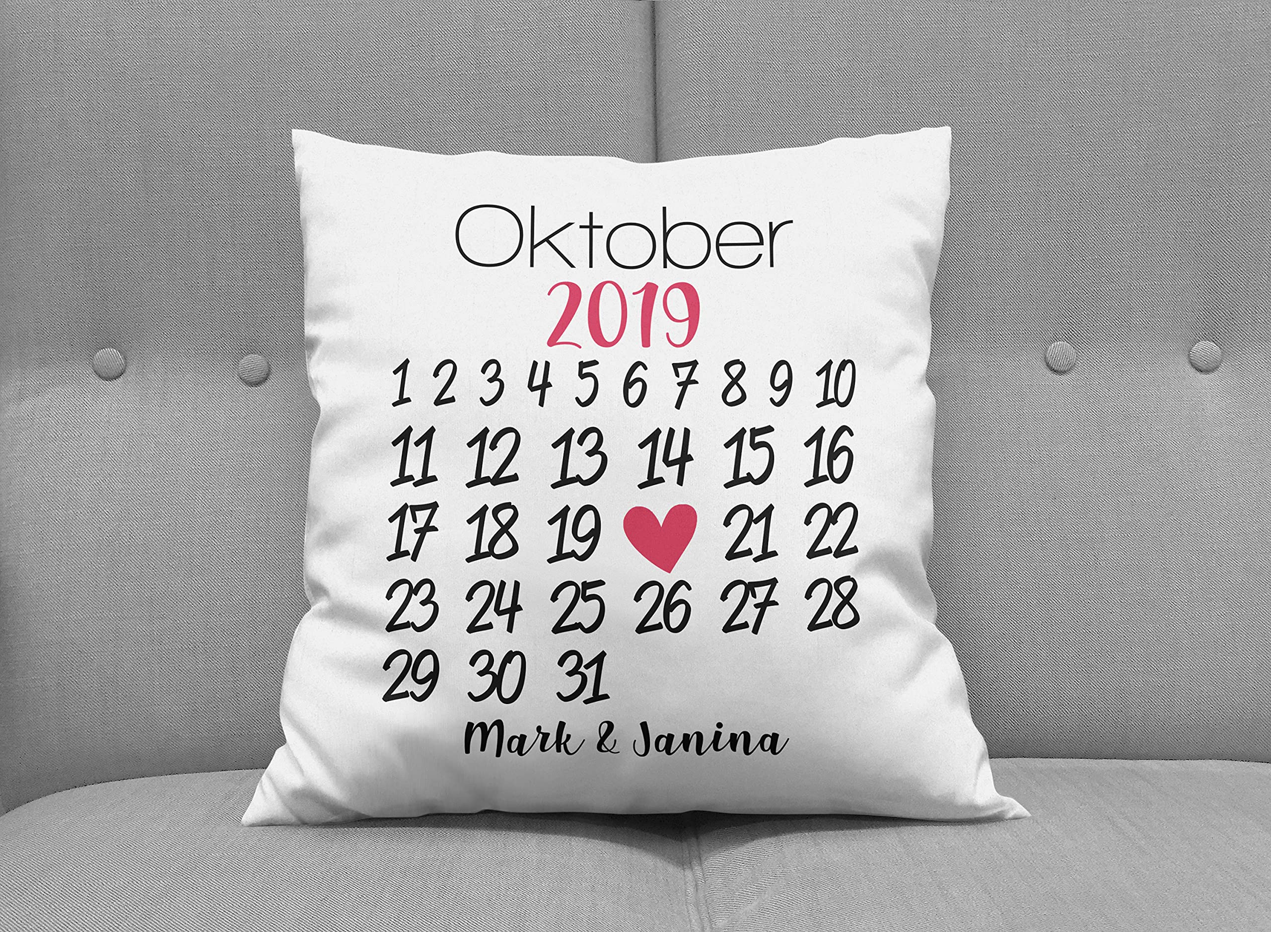 Liebes Kissen mit Spruch ''Kalender'' - Personalisiert Freundin, Frau - Liebe - Liebesbeweis - Hochzeit - Romantisch (mit Kissen)