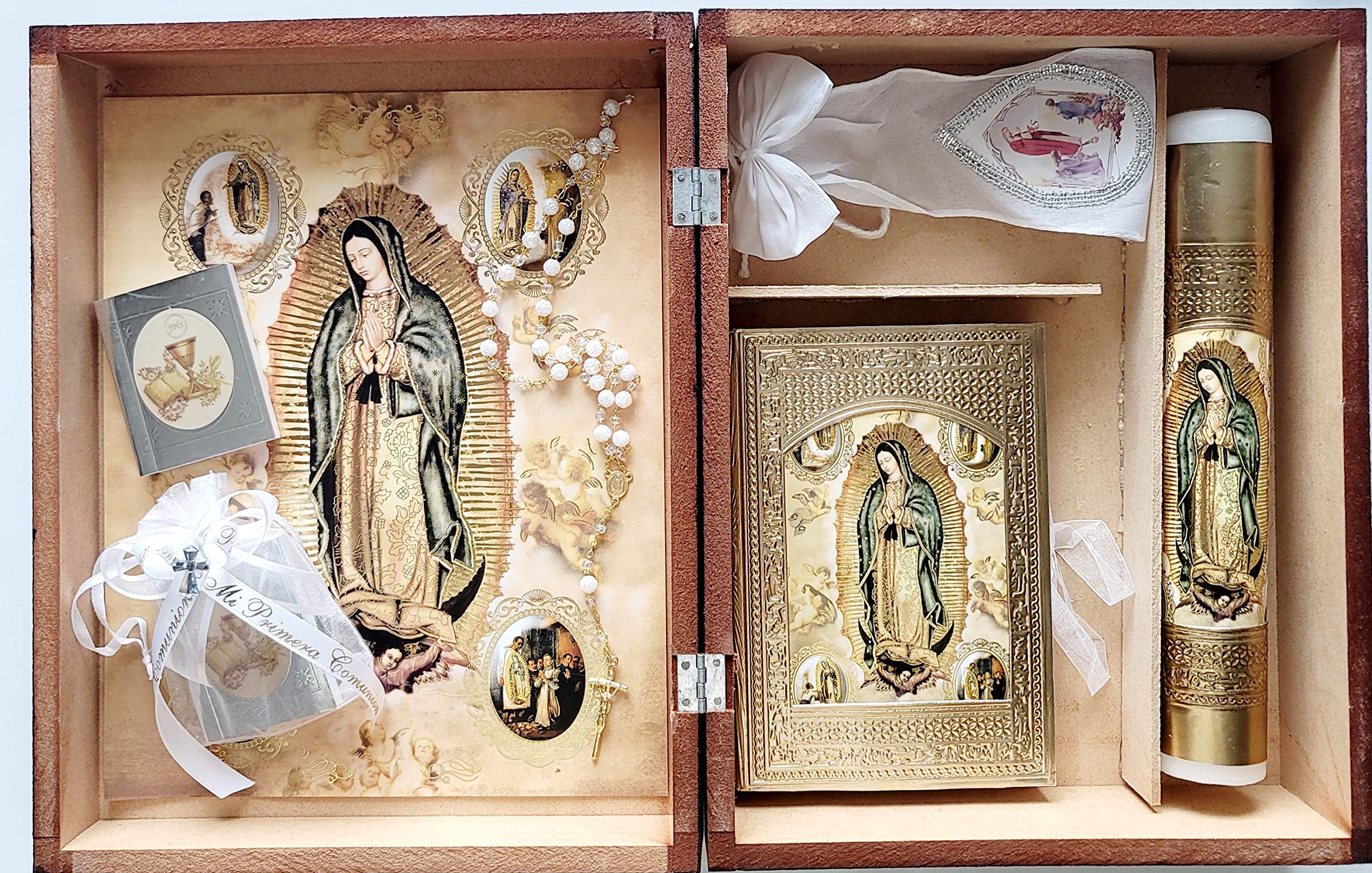 Vela para Primera Comunion de la Virgen de Guadalupe con Caja de Madera con 12 Recuerdos con Libros y Biblia en Espanol