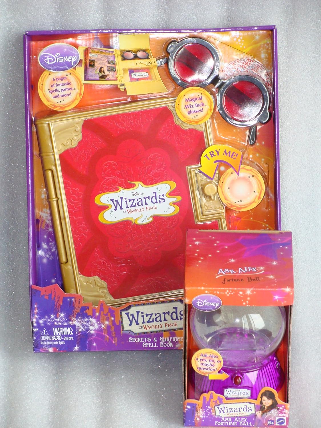 Wizards of Waverly Place "Secrets & Surprises Spell Book