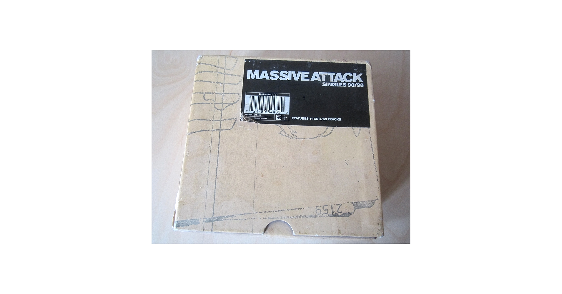 Massive Attack アナログbox set Amazon.com: Singles 90-98: CDs & Vinyl