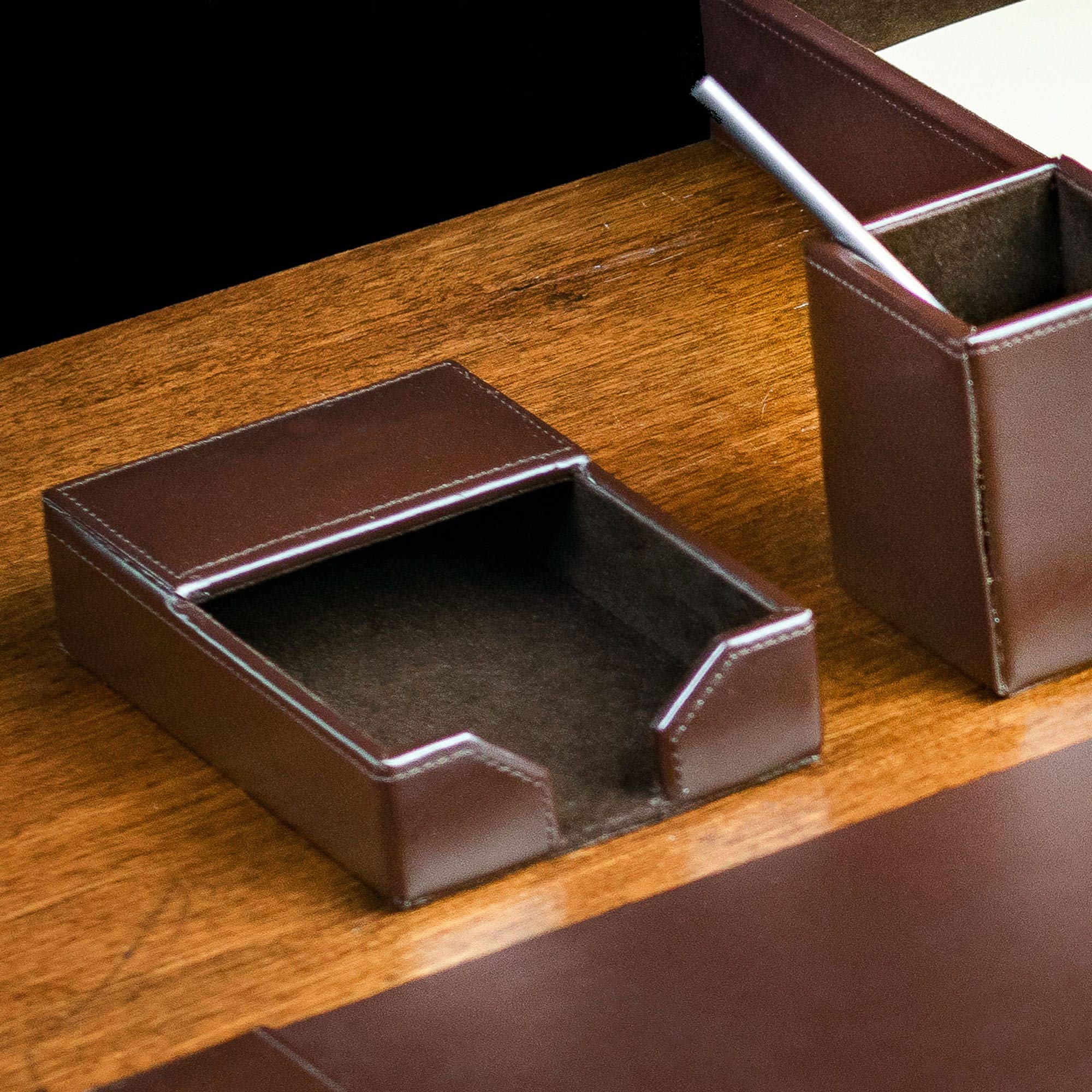 Dacasso Dark Brown Bonded Leather Memo Holder, 4-Inch by 6-Inch