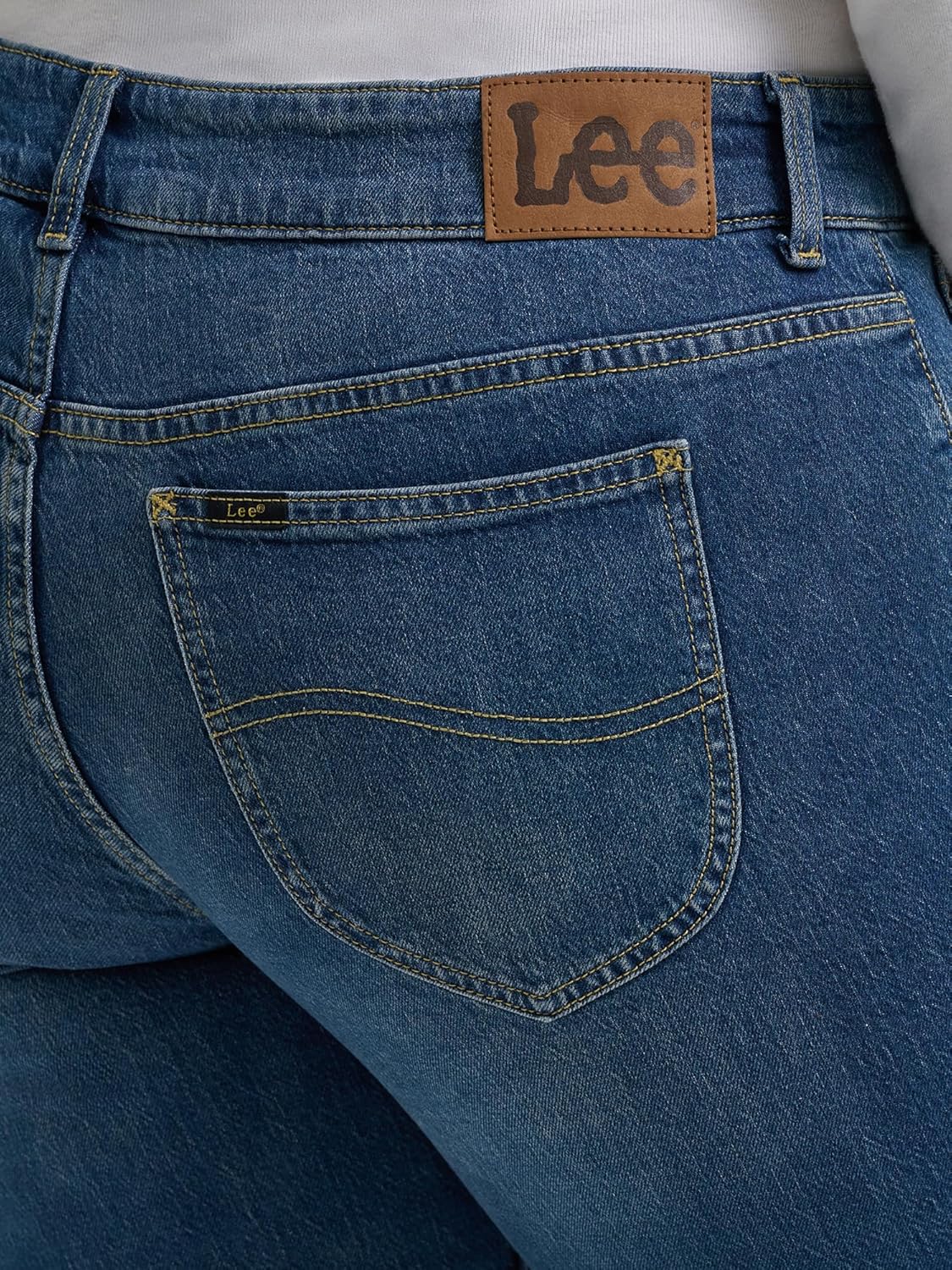 Lee Womens Plus Size Legendary 26" Straight Crop Jean - Image 6