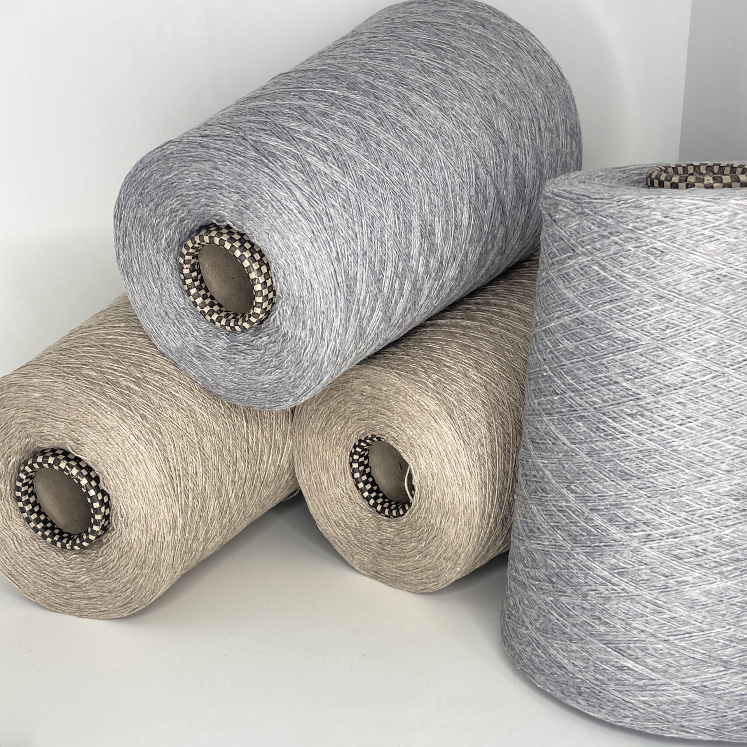 Seide Merinowolle Garn Kone – Lace Gewicht – Weiches Luxusgarn für Stricken & Häkeln (Hellgrau, 400g / 5600m)