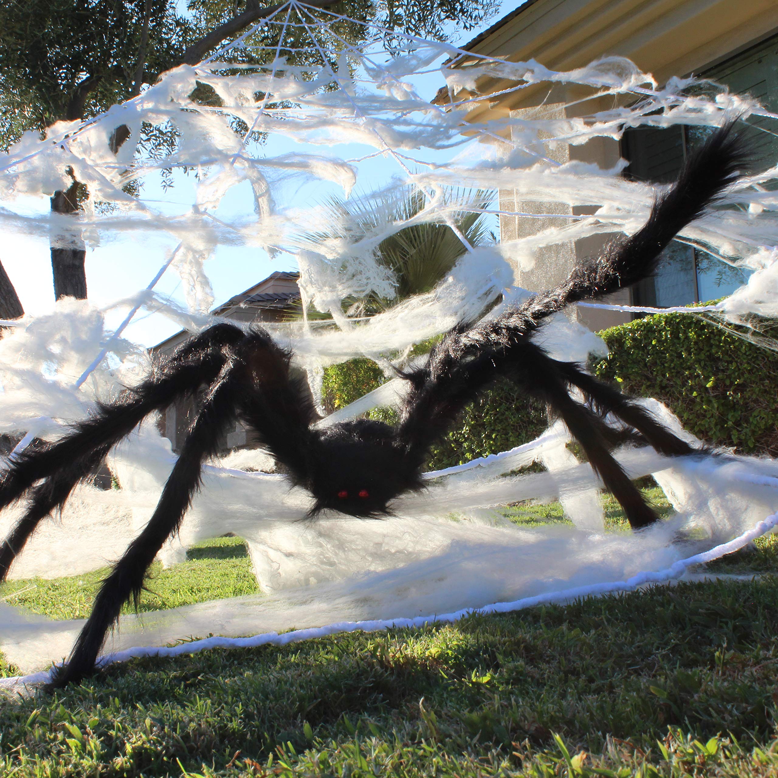 JOYIN Dekoracja na Halloween na zewnątrz, 140 cm gigantyczny pajączyna, trójkątna pajęczyna 7 x 5,5 m i elastyczna pajęczyna 100 g na podwórze nawiedzony dom
