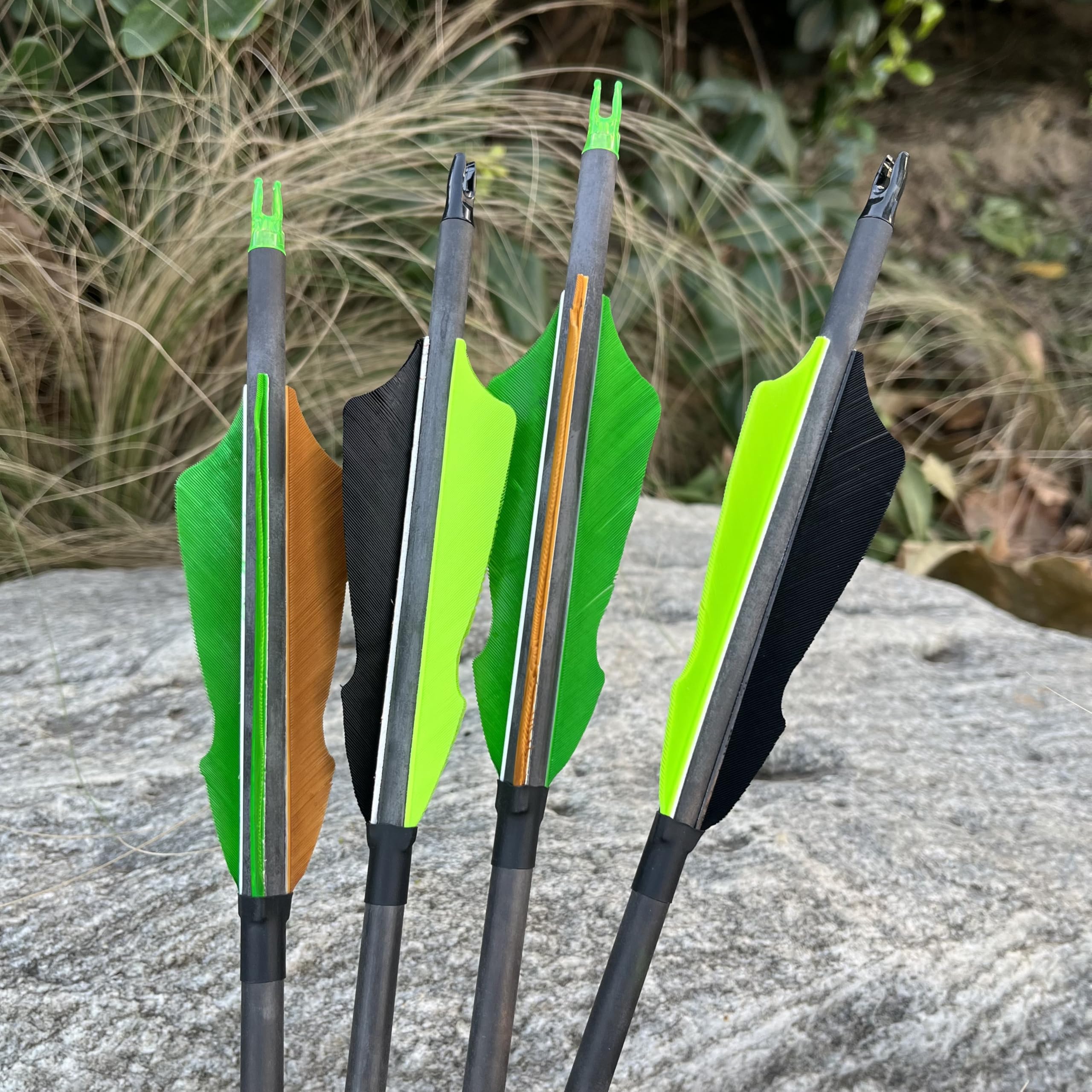 30" Freccia in Carbonio con Piume di Tacchino da 4", Spina 300/400/500/600/700/800 per Compound, Recurve e Arco Lungo, Ideale per Obiettivi e Caccia
