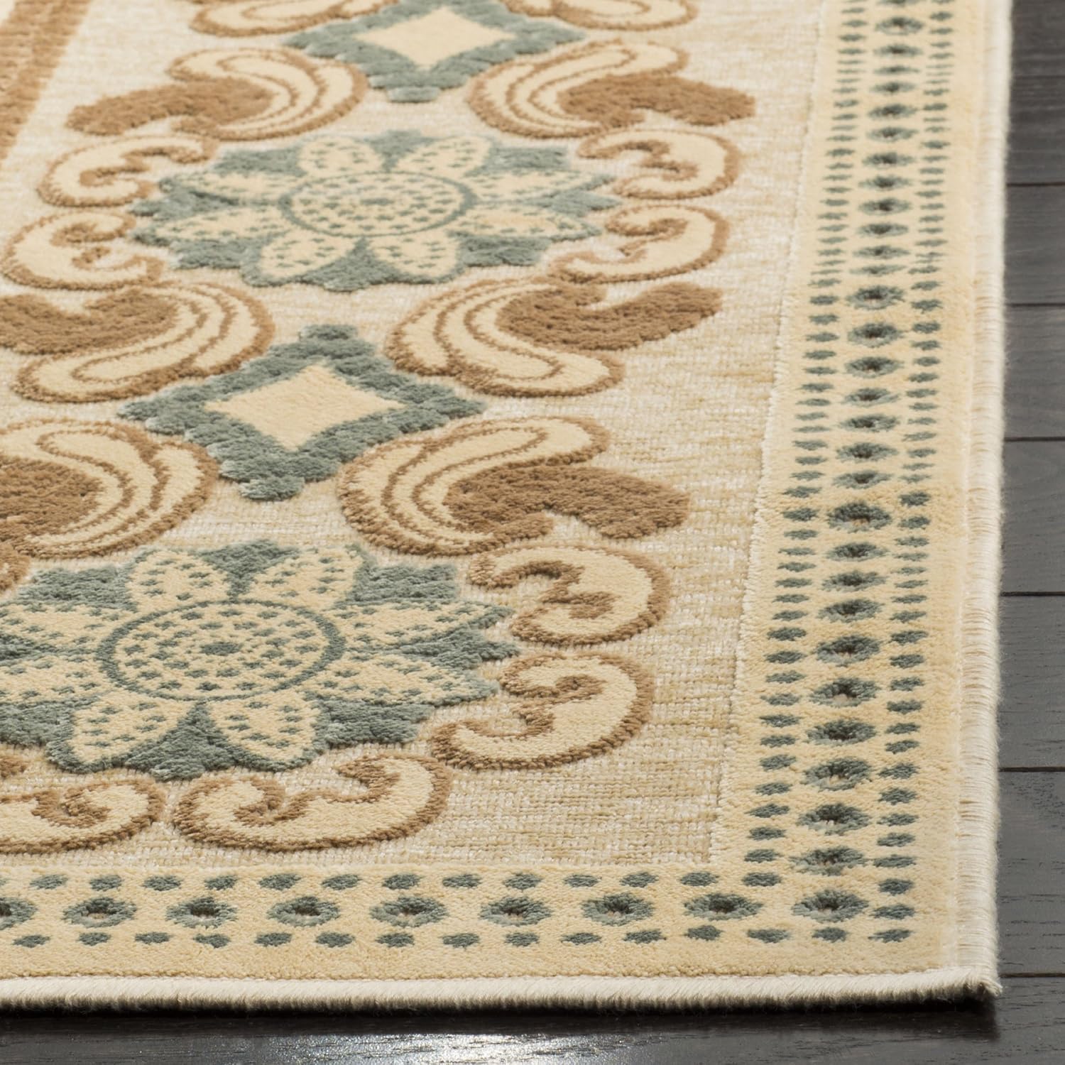 Martha Stewart x SAFAVIEH Area Rug Collection - 4' x 5'7", Cream, Viscose, Ideal for Living Room, Foyer, Bedroom, Accent Space (MSR4440A)