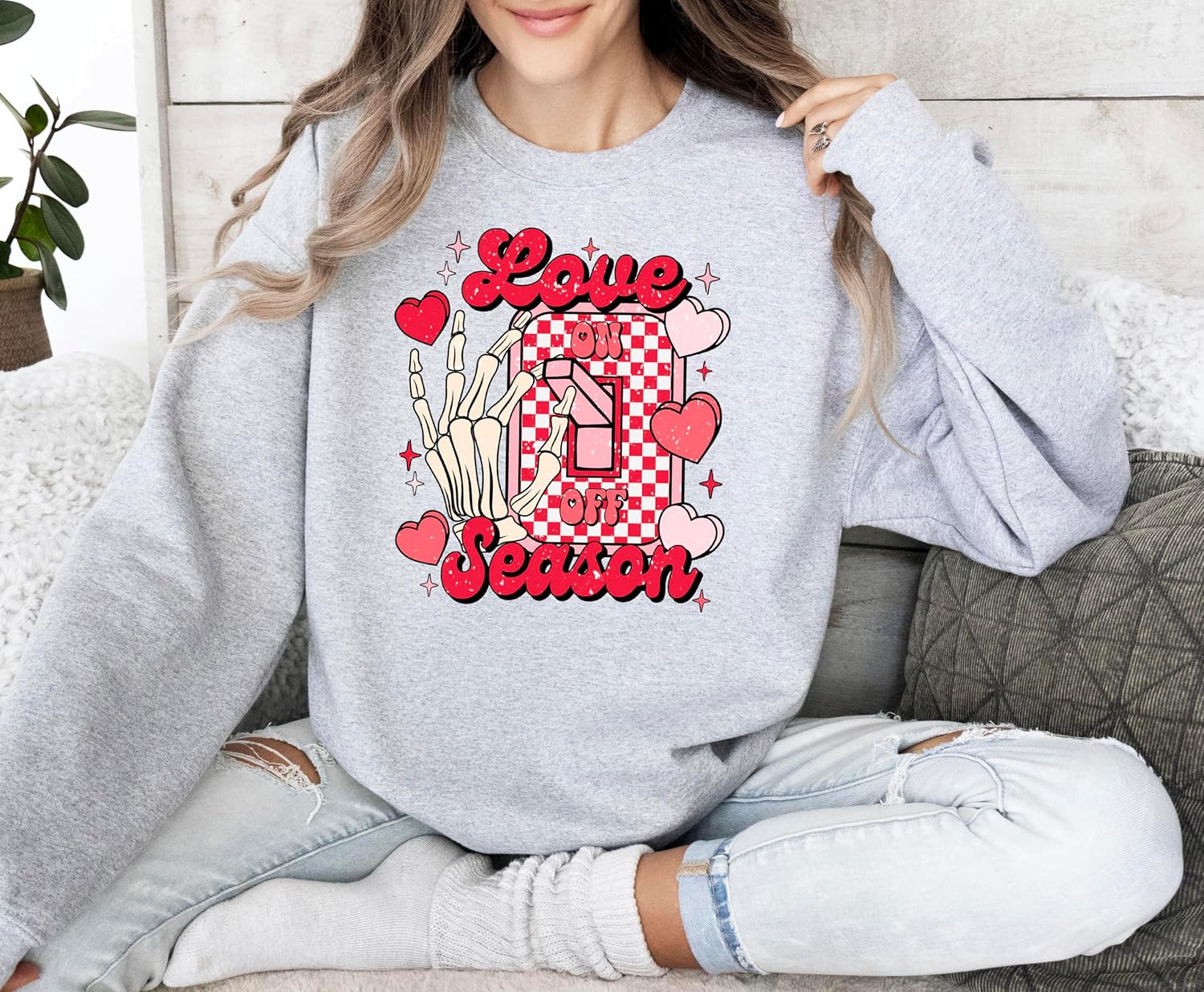 Olive Loves Apple Love Season On Funny Valentine's Day Sweatshirt for Adults
