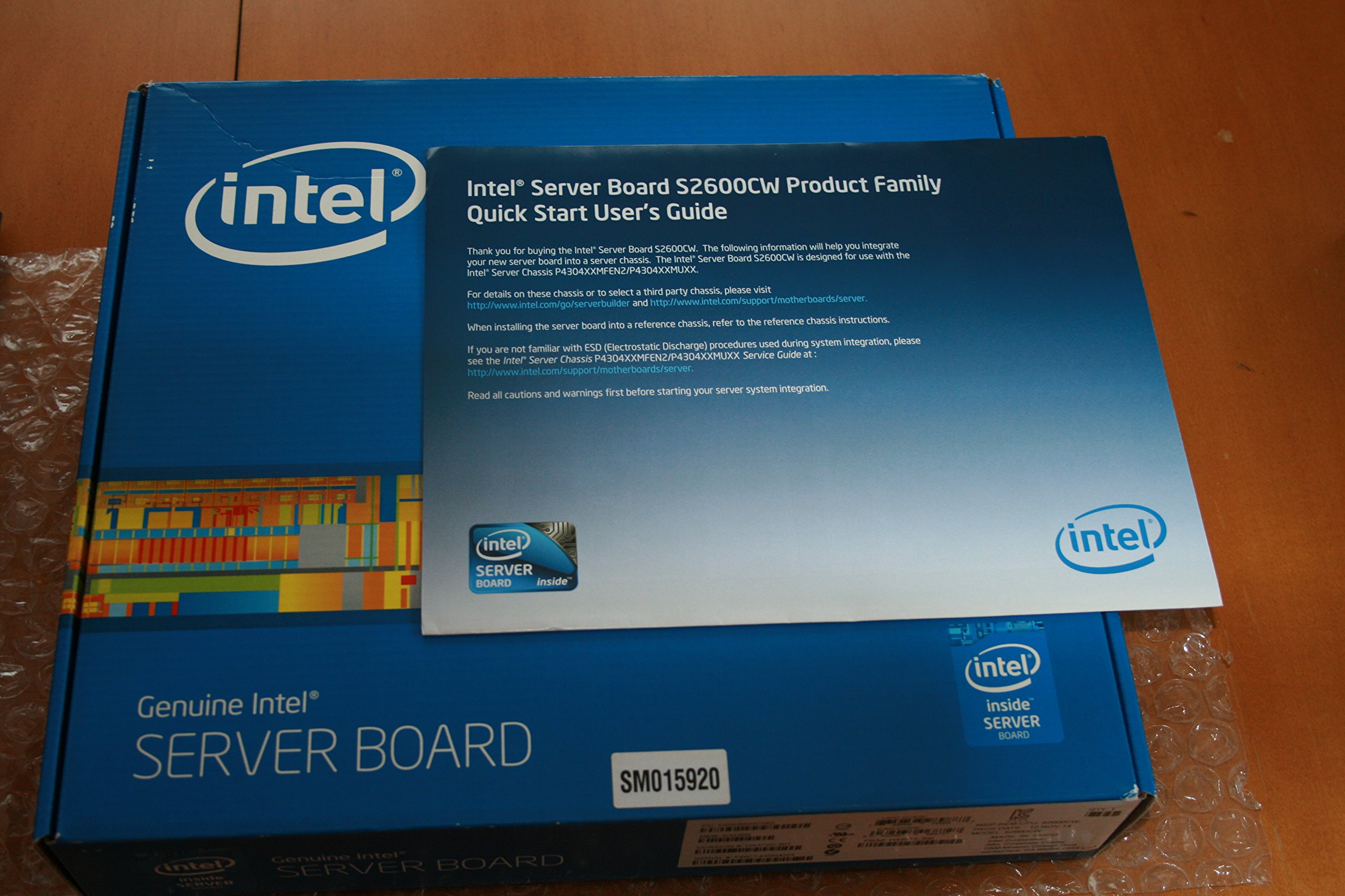 S2600CW2 Chipset Socket R3 (LGA2011-3) 2TB DDR4 SDRAM Server Motherboard 1 Pack DBS2600CW2