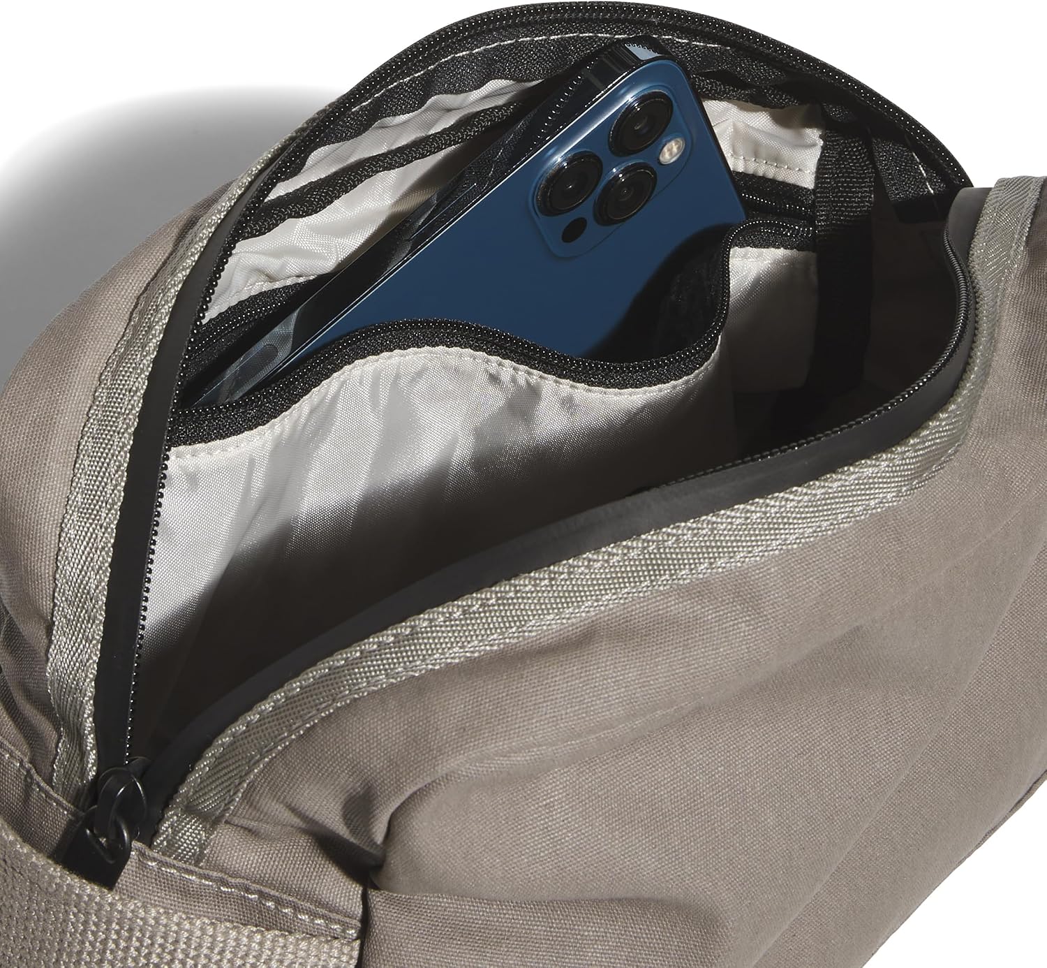 adidas Unisex-Adult First Tee Pouch