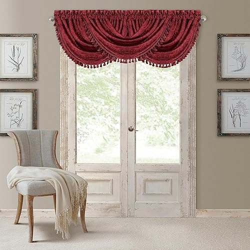 Miniatura 14 de Elrene Home Fashions Antonia Damasco Floral Opaco Panel de Cortina Individual para Ventana, 52"x95", Rojo Rojo,Oro envejecido,Gris