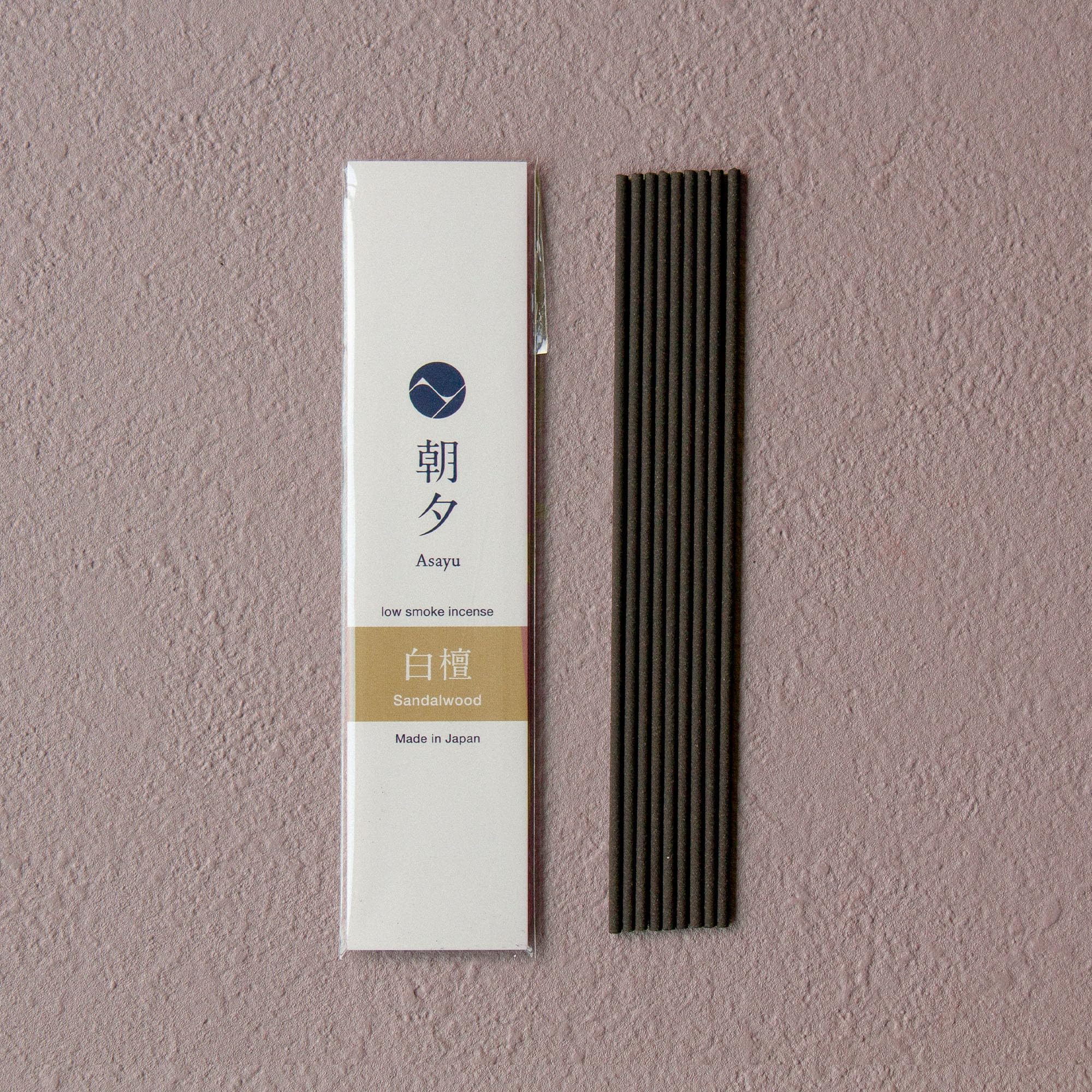 Asayu Japan Räucherstäbchen Geschenkset - 1 Räucherstäbchenhalter, 20g Räucherstäbchen, 5 Verschiedene Düfte, 100% Made in Japan - Für Yoga, Zen Meditation & Entspannung (Sandelholz Düfte)