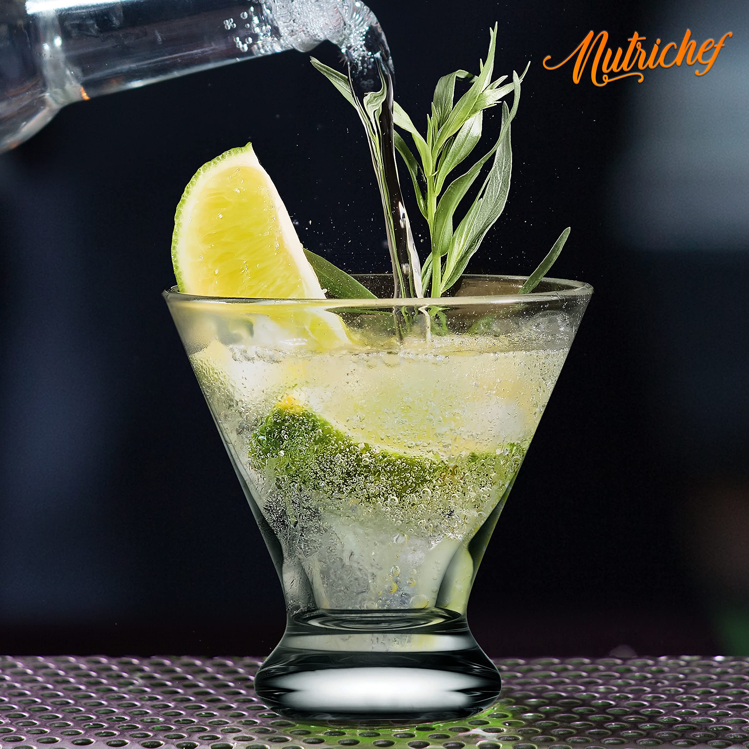 Nutrichef Set di 4 bicchieri trasparenti da Martini, 240 ml, con base pesante, soffiati a mano, eleganti bicchieri da cocktail senza stelo per whisky, scotch, vino, liquore, gin e bevande miste
