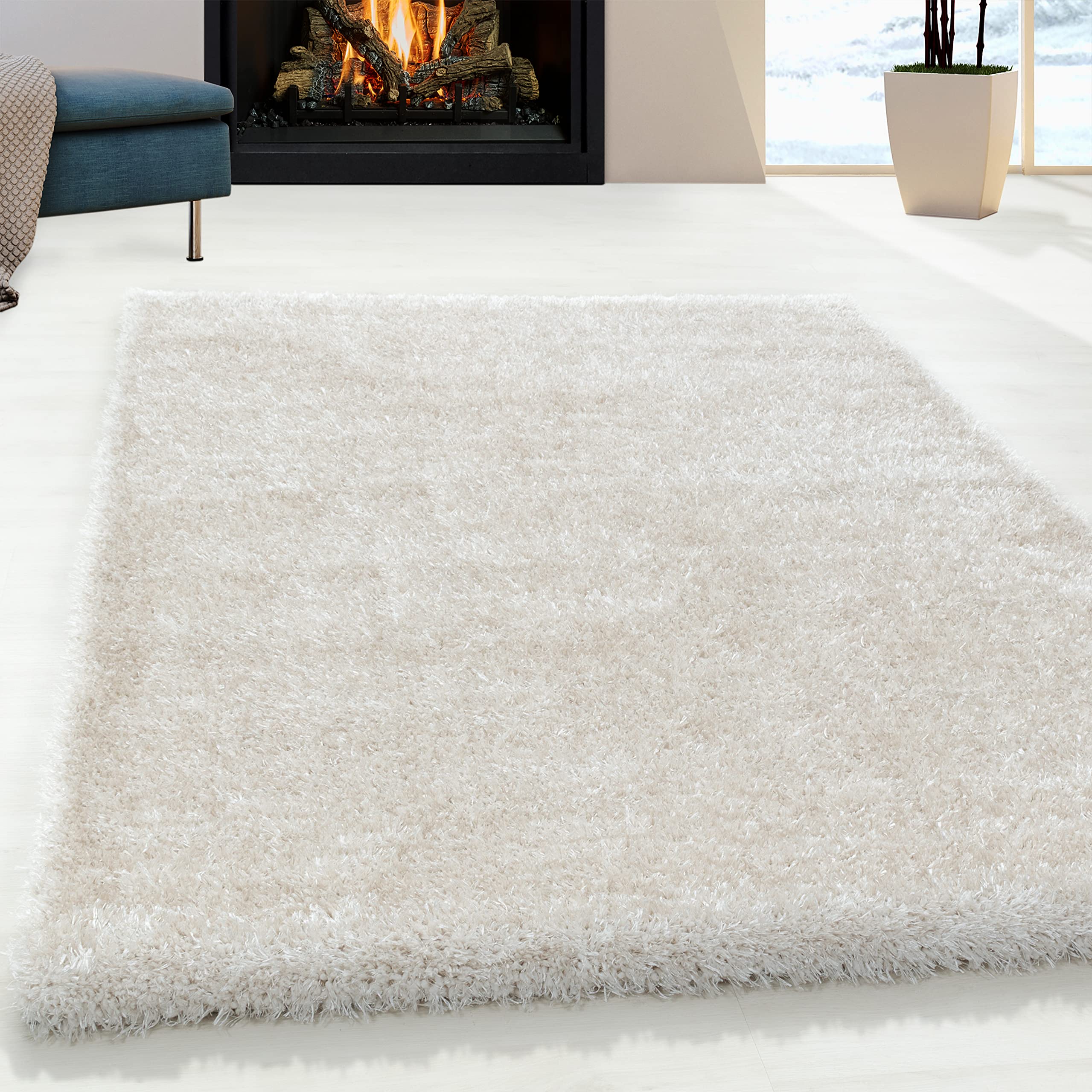 Alfombra de pelo largo suave y cómoda para renovar el suelo del salón