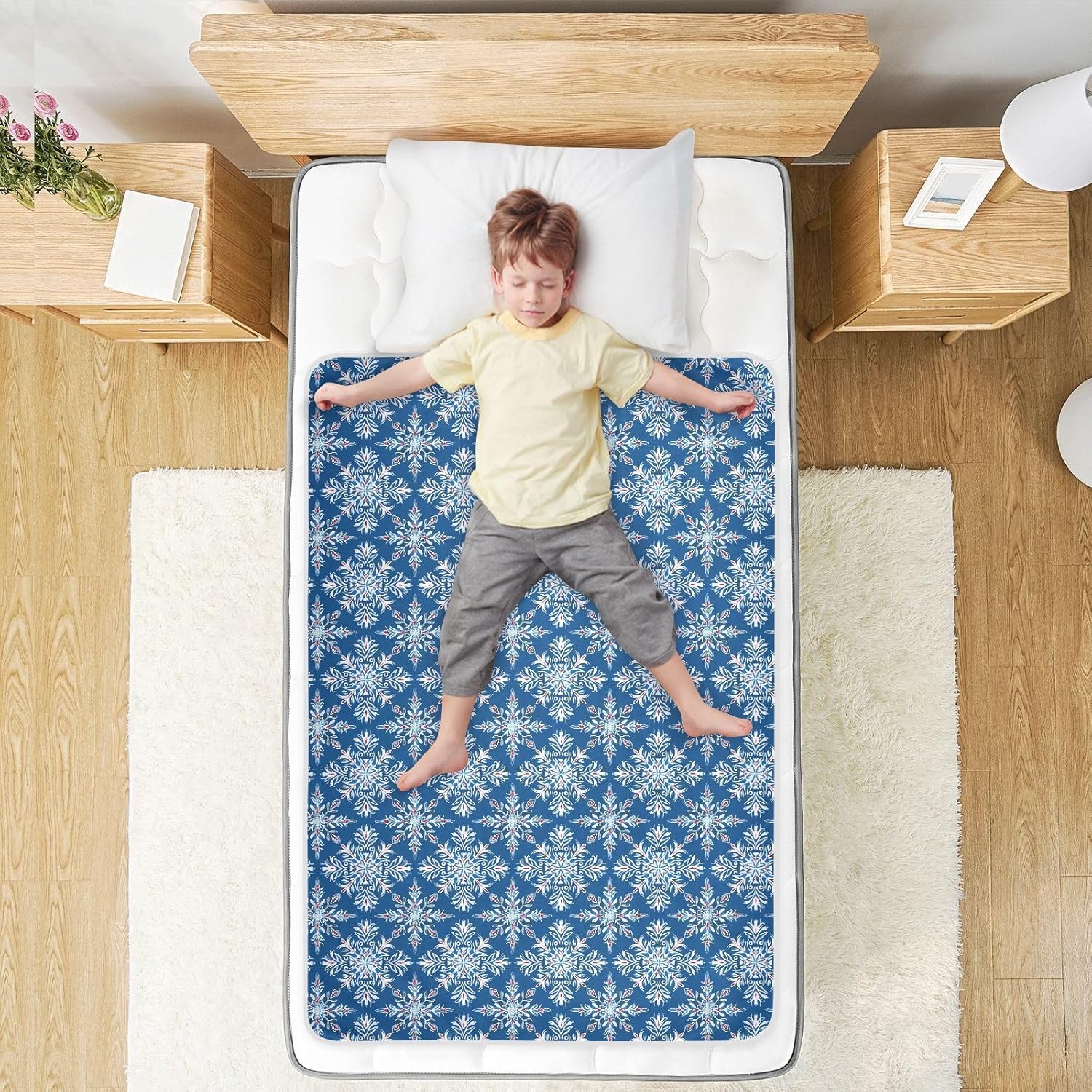 Blue Snowflakes Extra Large Resuable Potty Training Pee Pad Water Resistant Bed Wetting Sheet Slip-Resistant Pad Liner for Kids Adults Pets , 52" L x 34" W