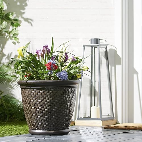 Miniatura 5 de Suncast Maceta de resina de 18 x 16.5 pulgadas, maceta ligera y contemporánea para plantas, uso en interiores y exteriores, hogar, patio, jardín,