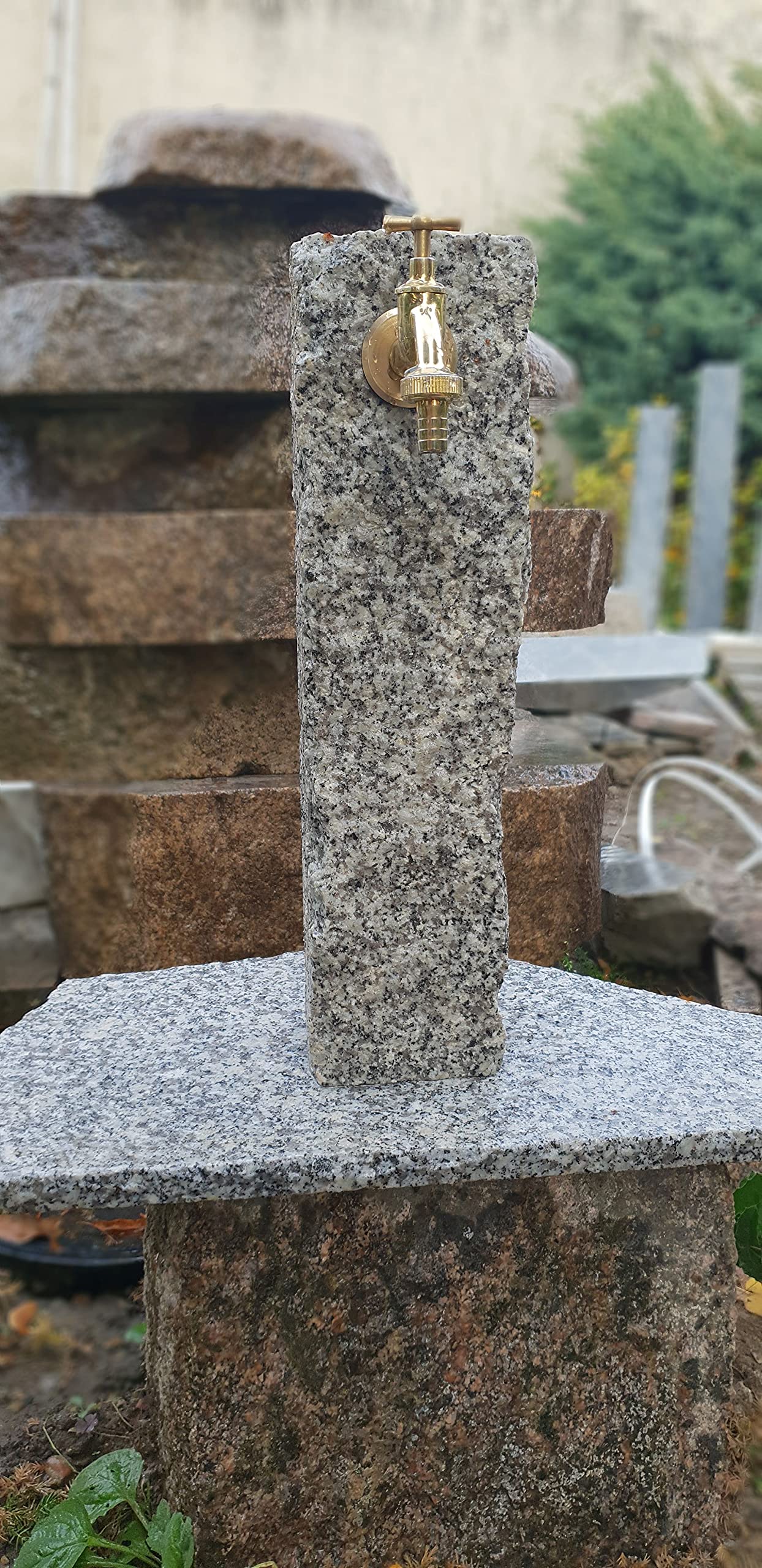 Stone garden tap faucet - Rubinetto da giardino tuinkraan robinet de jardin rubinetto da giardino trädgårdskran Grifo de jardín (pietra)