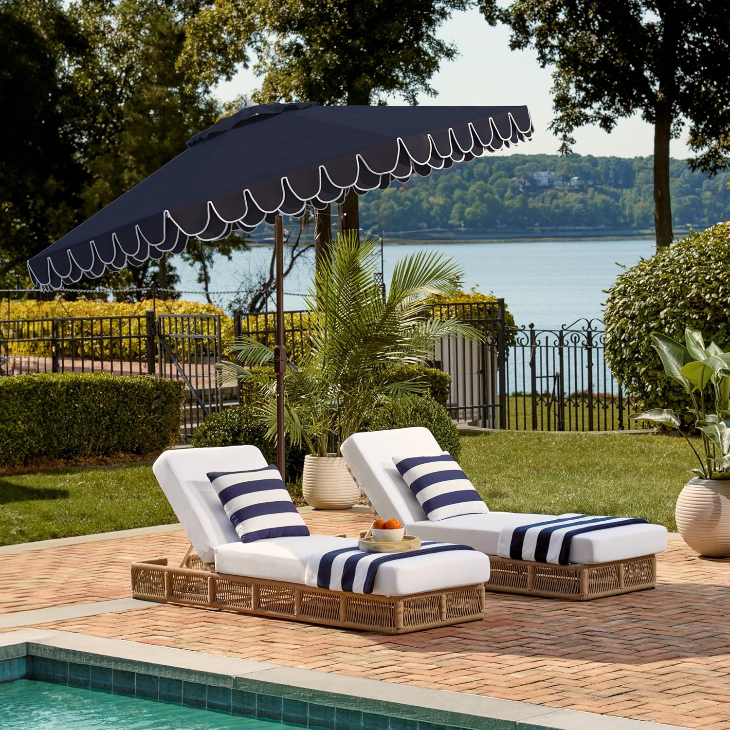 SAFAVIEH 9ft Outdoor Patio Umbrella, Round, Valance, White & Navy Trim, Auto Crank Tilt, UV Resistant for Deck, Backyard, Poolside (PAT8006G) - Image 8
