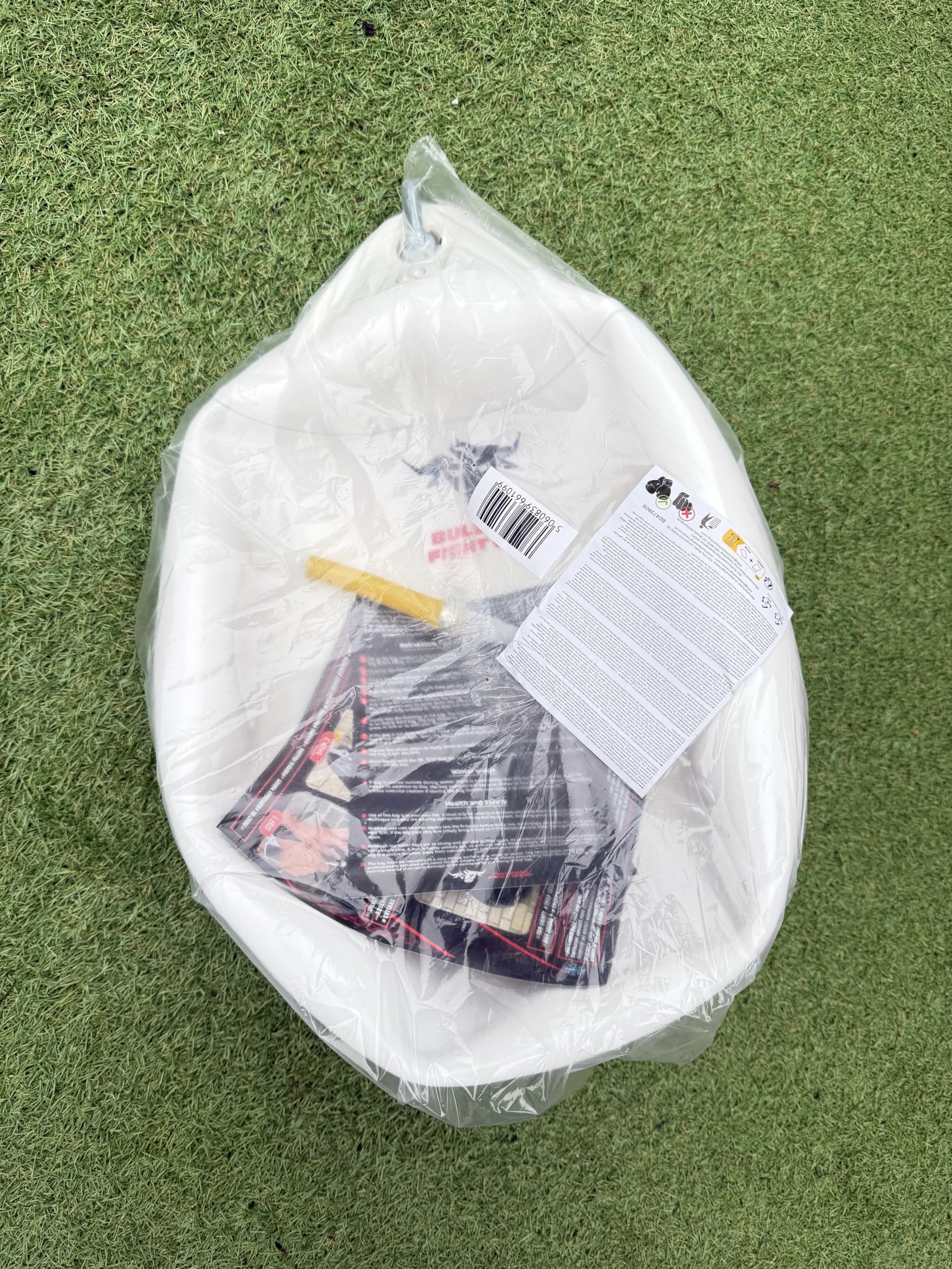 Bull Doza Weißer Wasser-Boxsack – Wassergefüllter Box-Trainingssack – Langlebig (Small/Medium/Large)