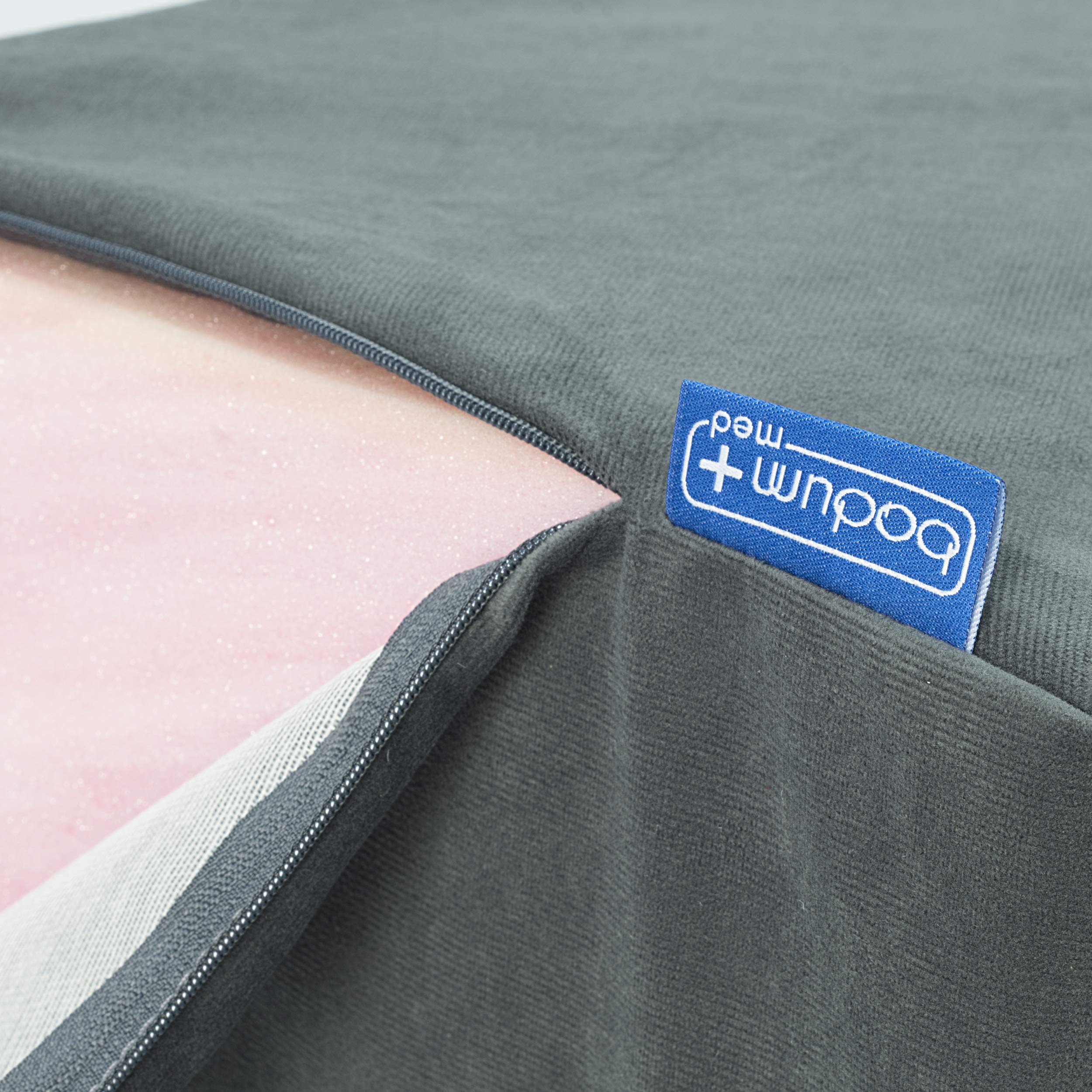 Badum - Cuscino per La Schiena - Cuscino A Cuneo per Letto - 60x50x30 Cm - con Strato di Memory Foam, Rivestimento Sfoderabile E Lavabile - Cuneo per Materasso, Cuscino Ergonomico - Grigio